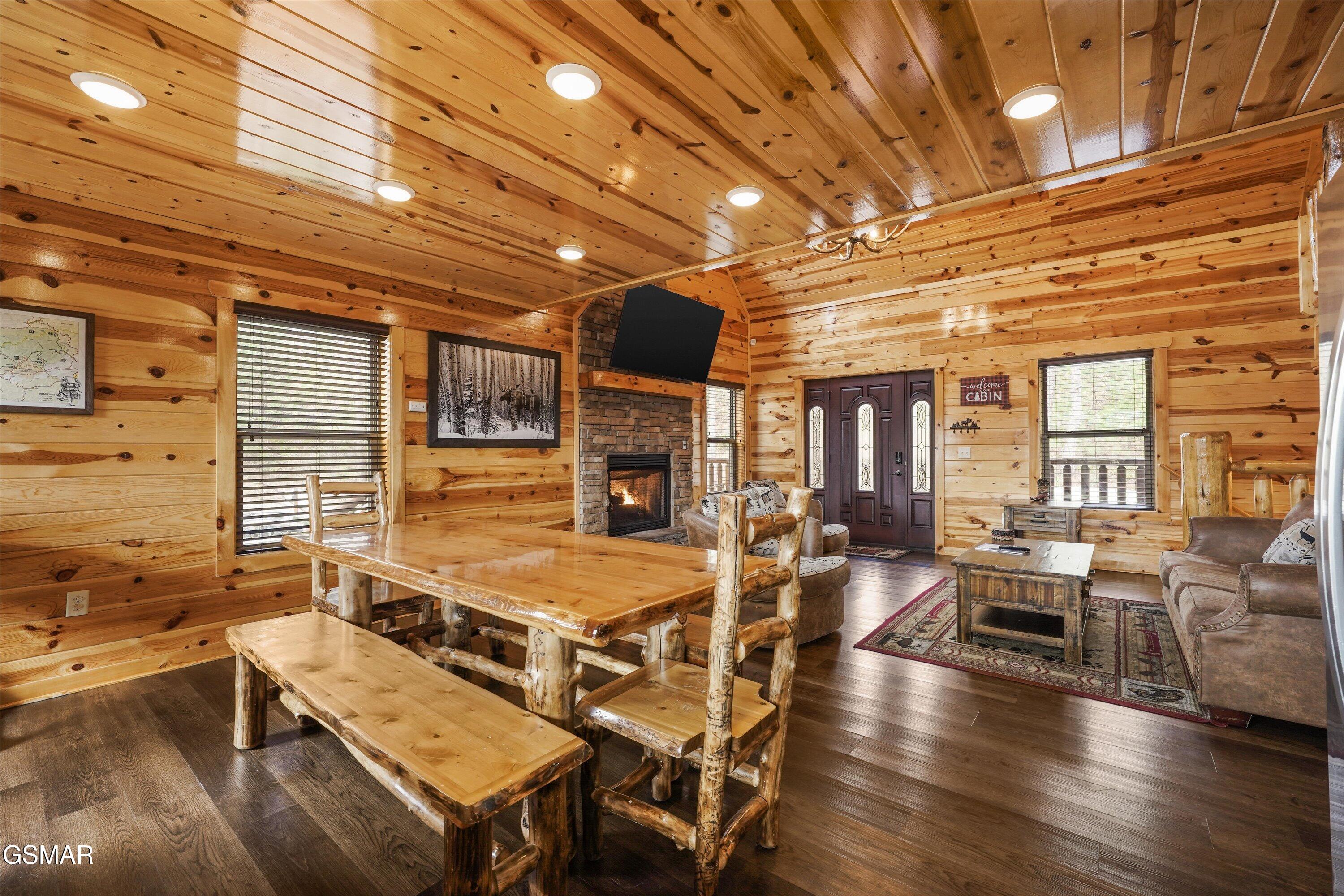 2021 Settlers Ridge Way Gatlinburg TN 37738