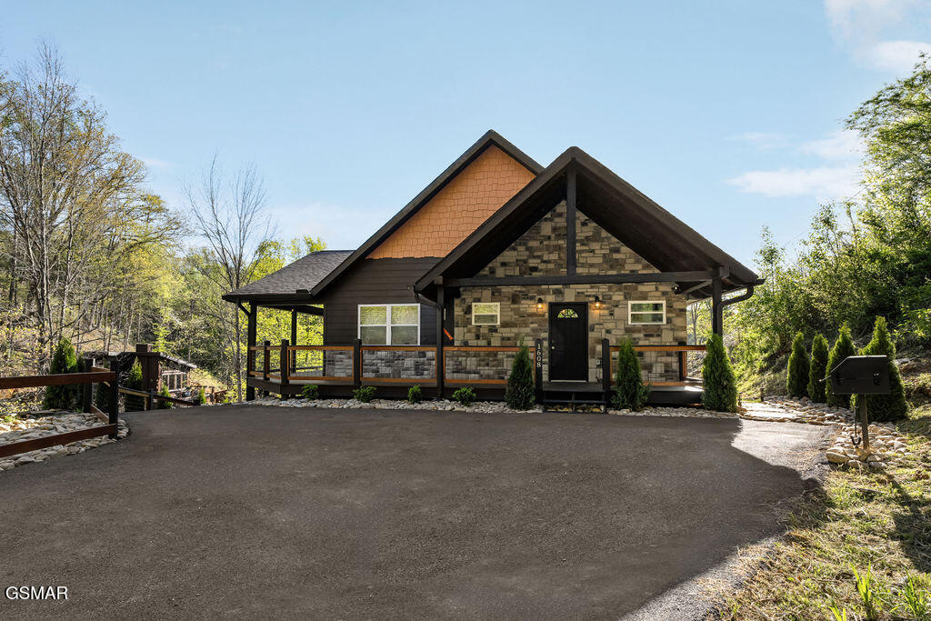1608 Mitchell Farm Road Sevierville TN 37876