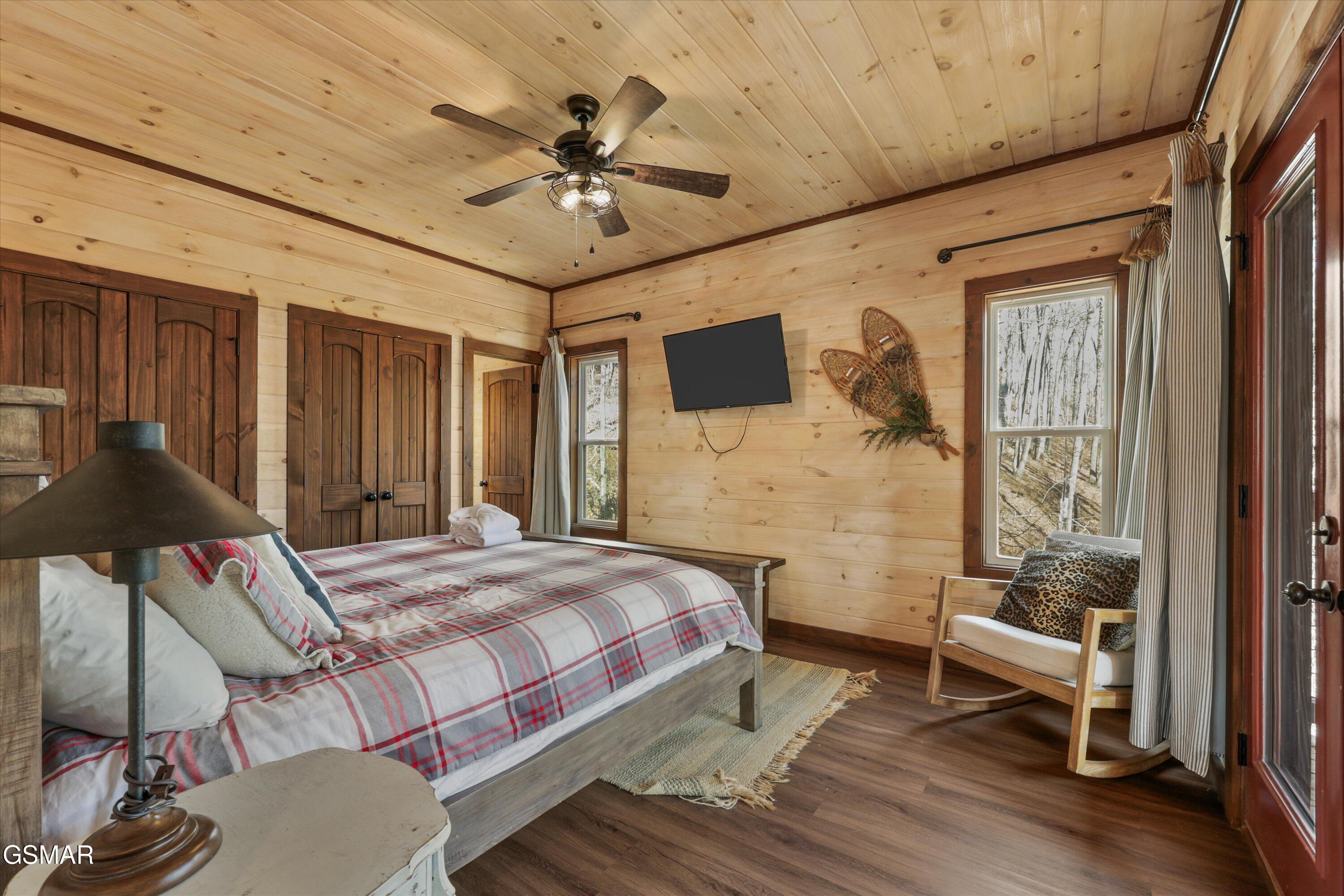 2529 Mountain Holly Way Sevierville TN 37862