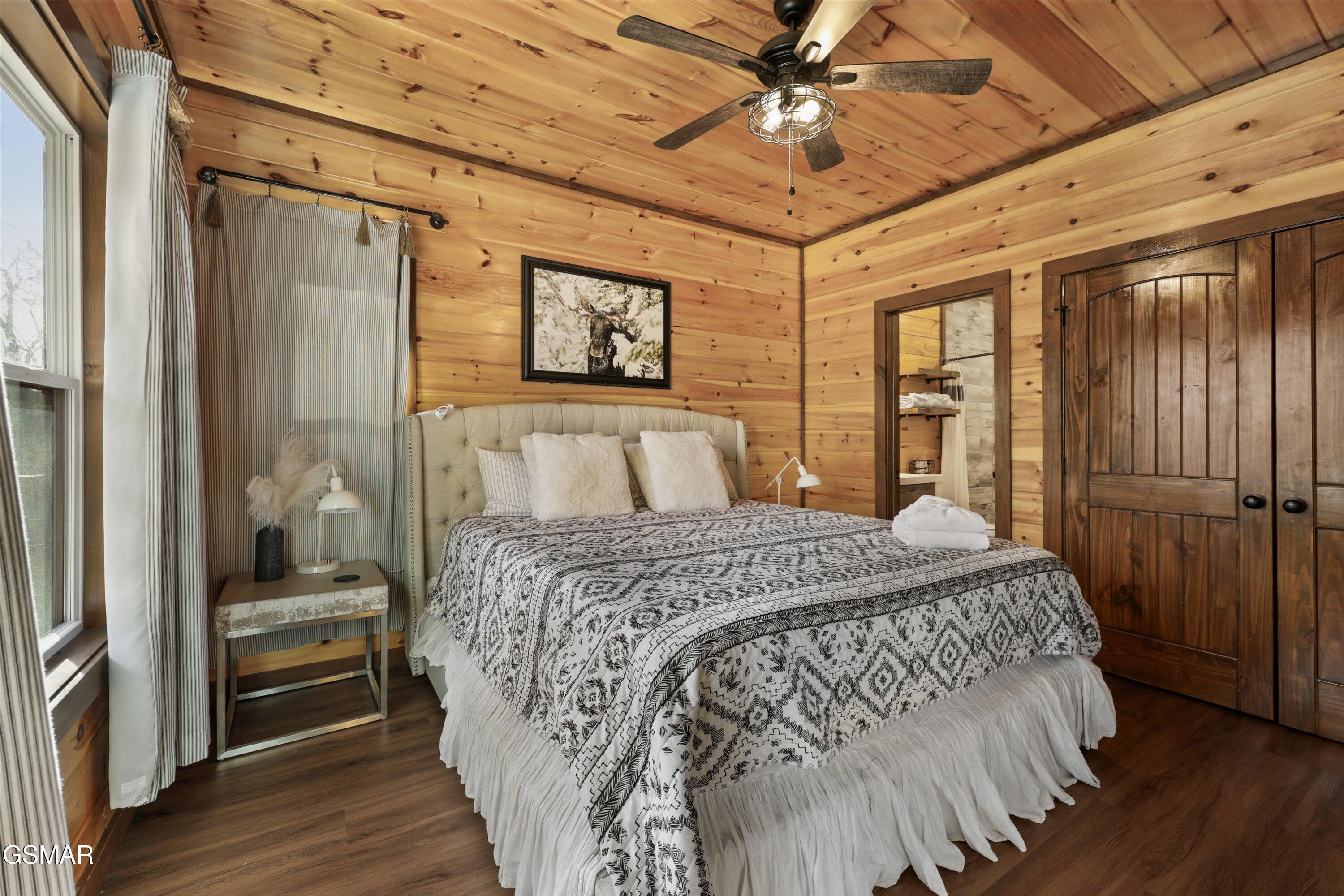 2529 Mountain Holly Way Sevierville TN 37862