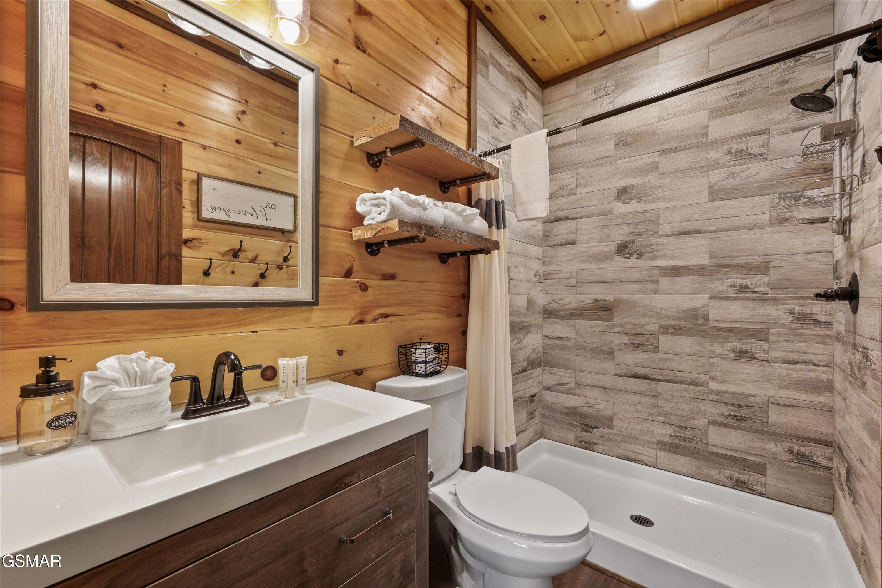 2529 Mountain Holly Way Sevierville TN 37862