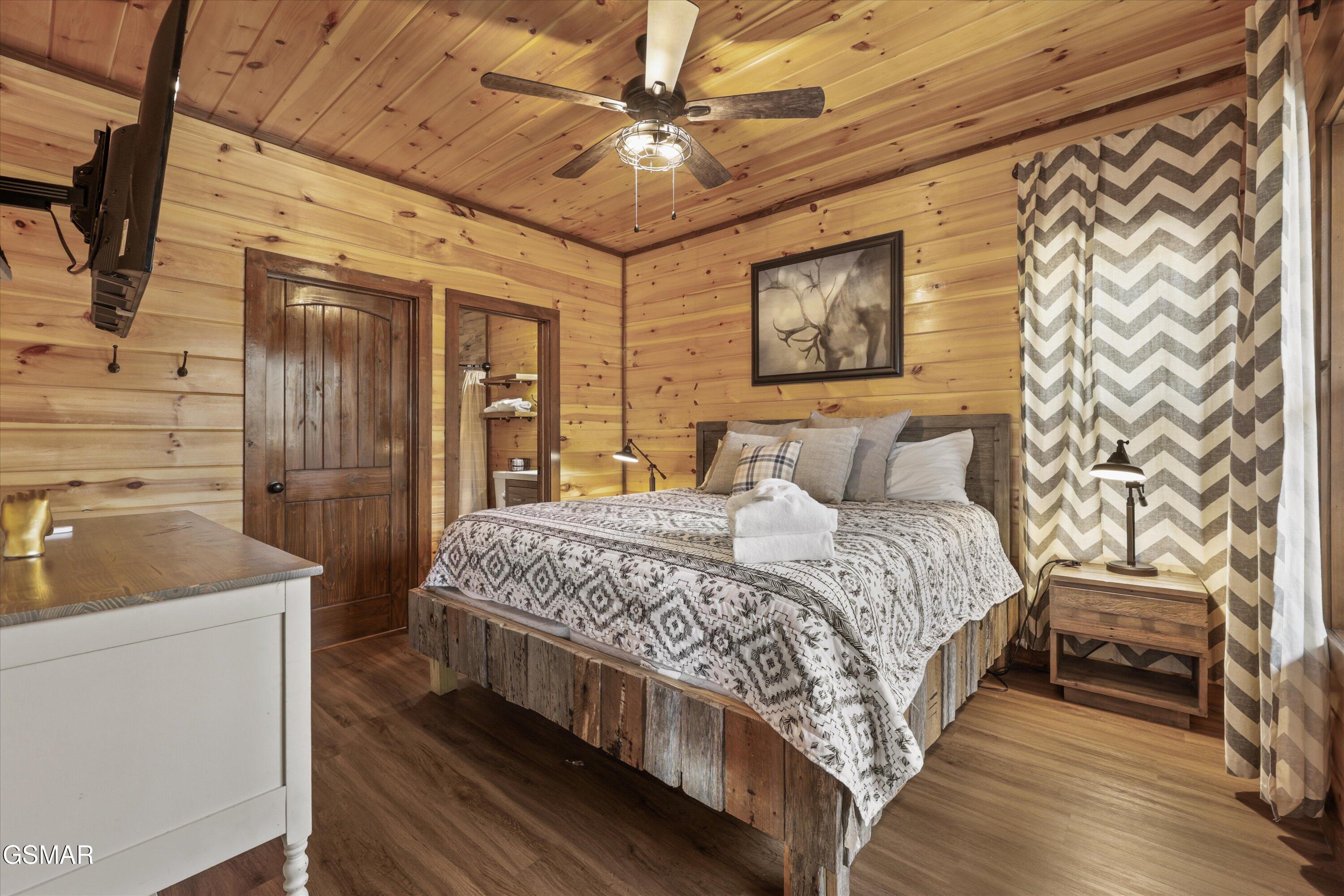 2529 Mountain Holly Way Sevierville TN 37862