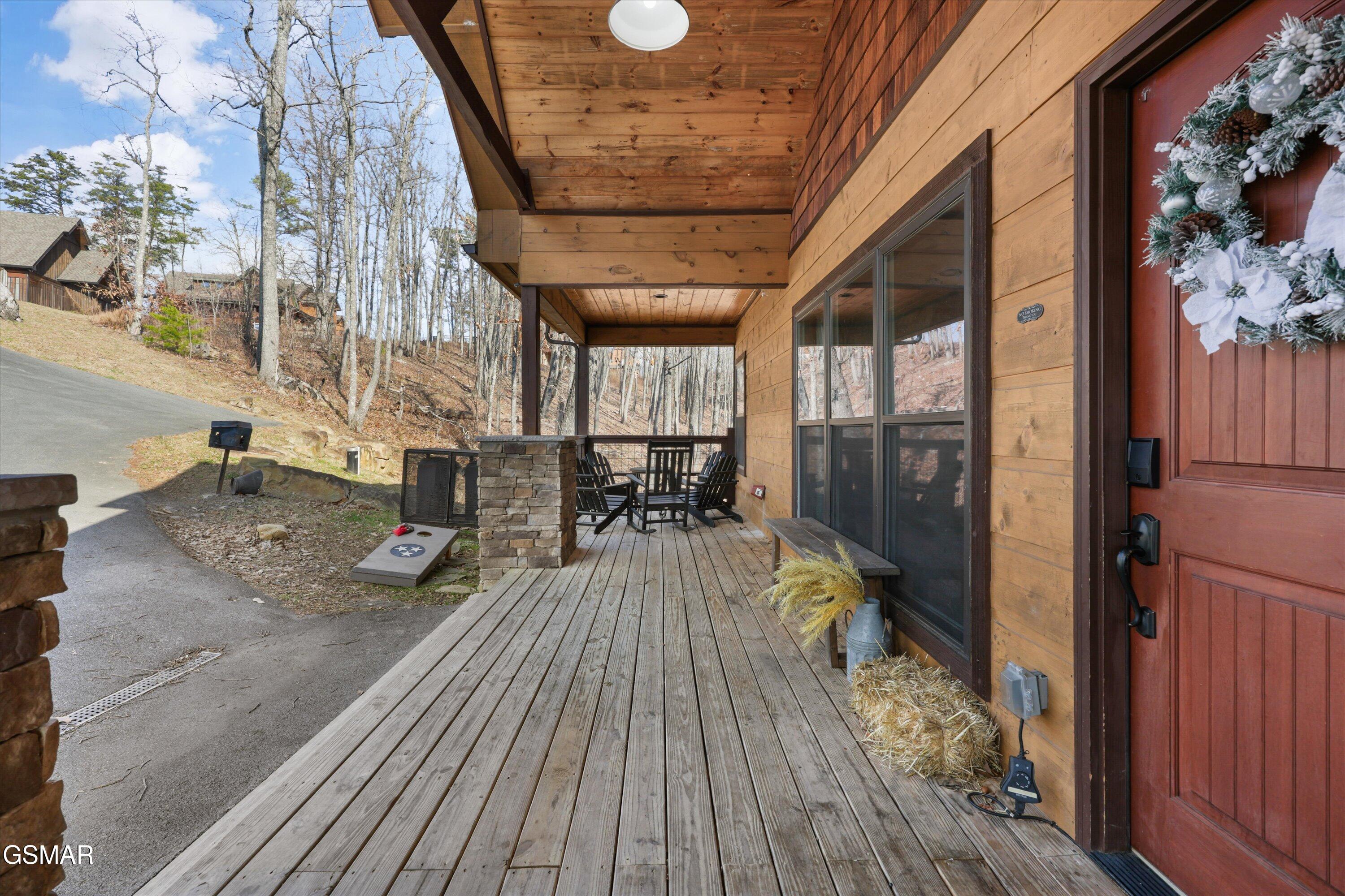 2529 Mountain Holly Way Sevierville TN 37862