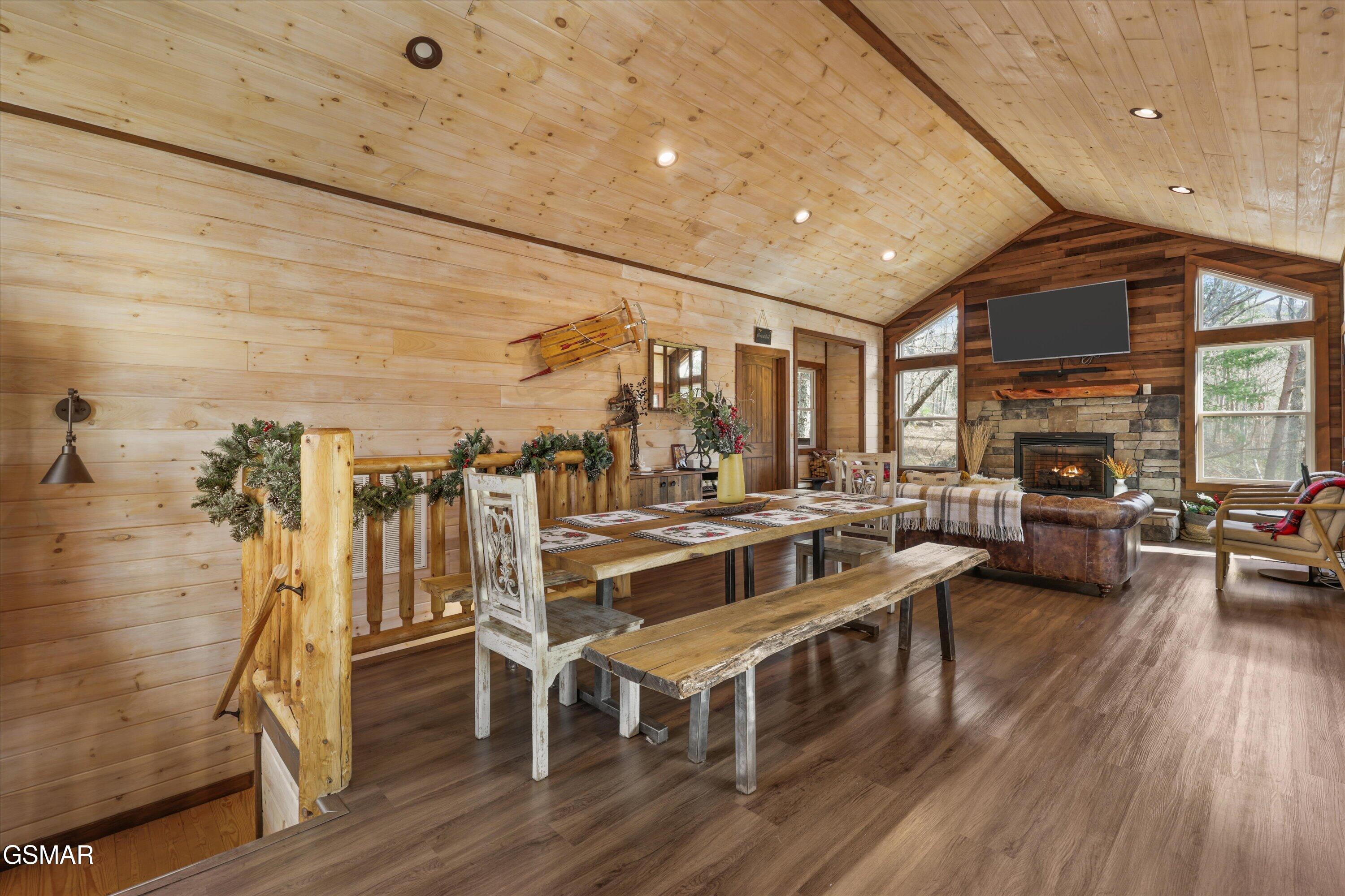 2529 Mountain Holly Way Sevierville TN 37862