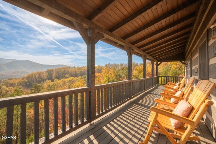 1114 Bear Paw Ridge Way Sevierville TN 37862