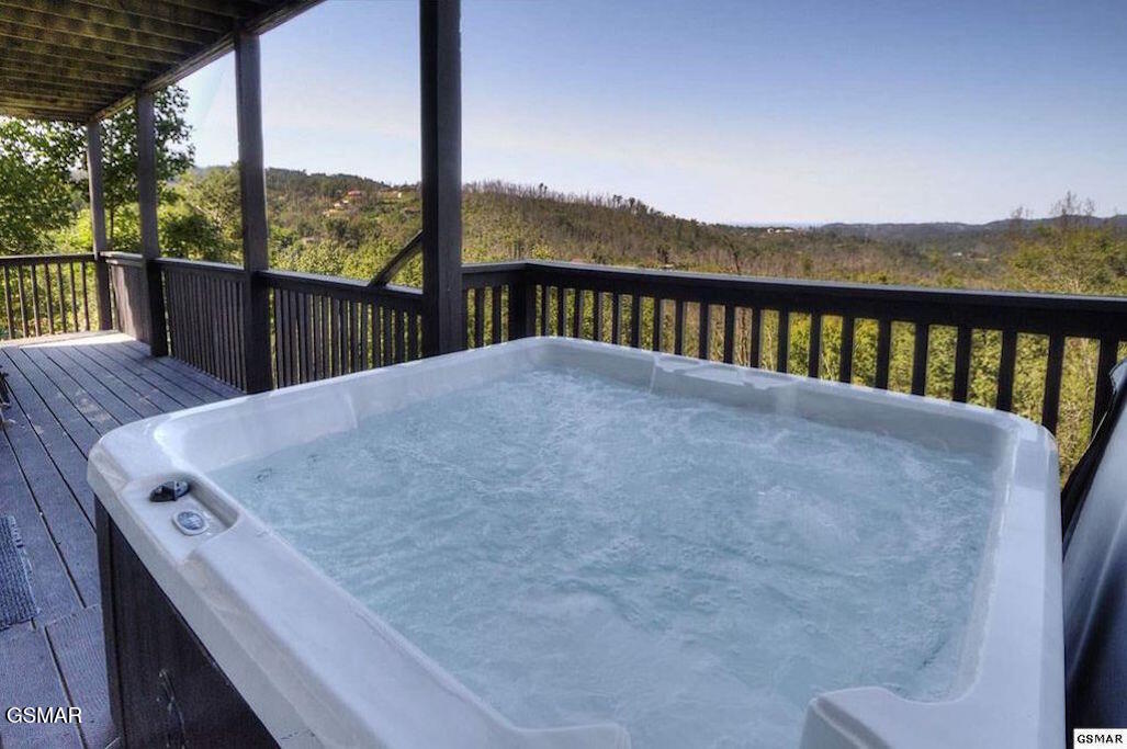 943 Crooked Ridge Road Gatlinburg TN 37738