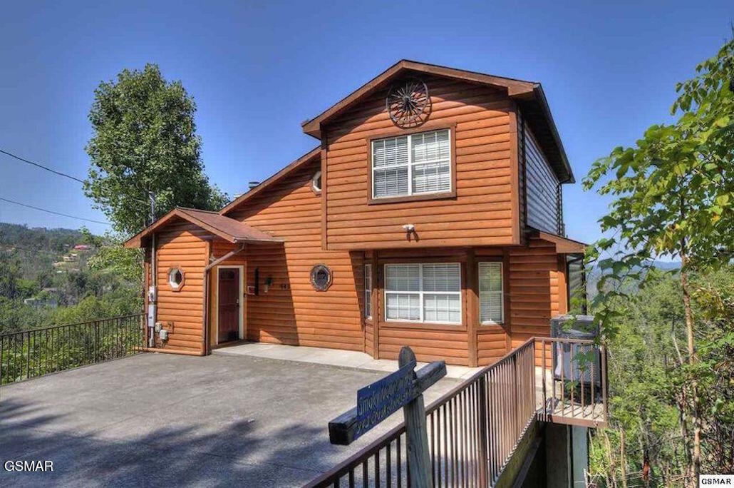 943 Crooked Ridge Road Gatlinburg TN 37738