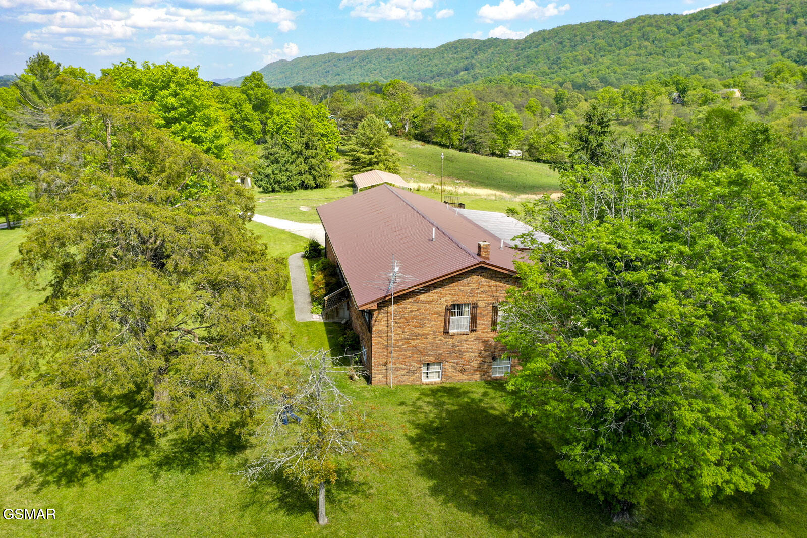 6259 Highway 131 Washburn TN 37888