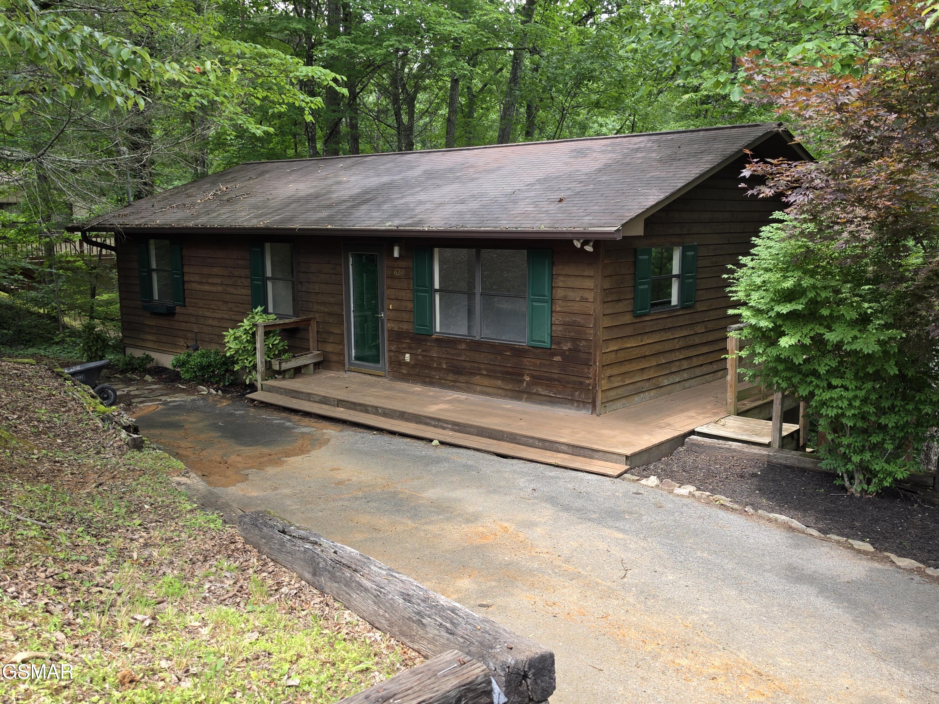 624 Pinemont Drive Pigeon Forge TN 37863