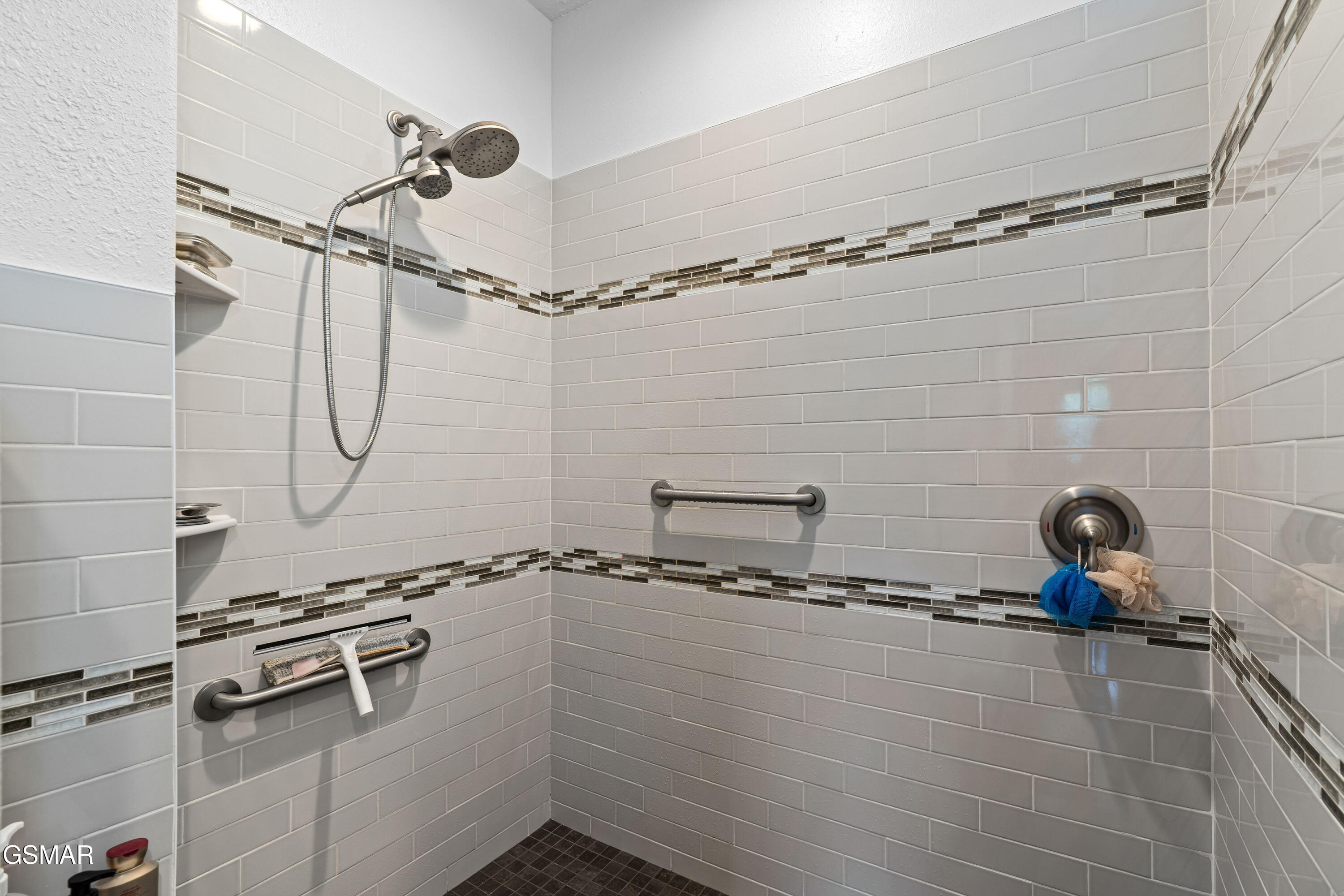 328 Hansels Lea Sevierville TN 37876