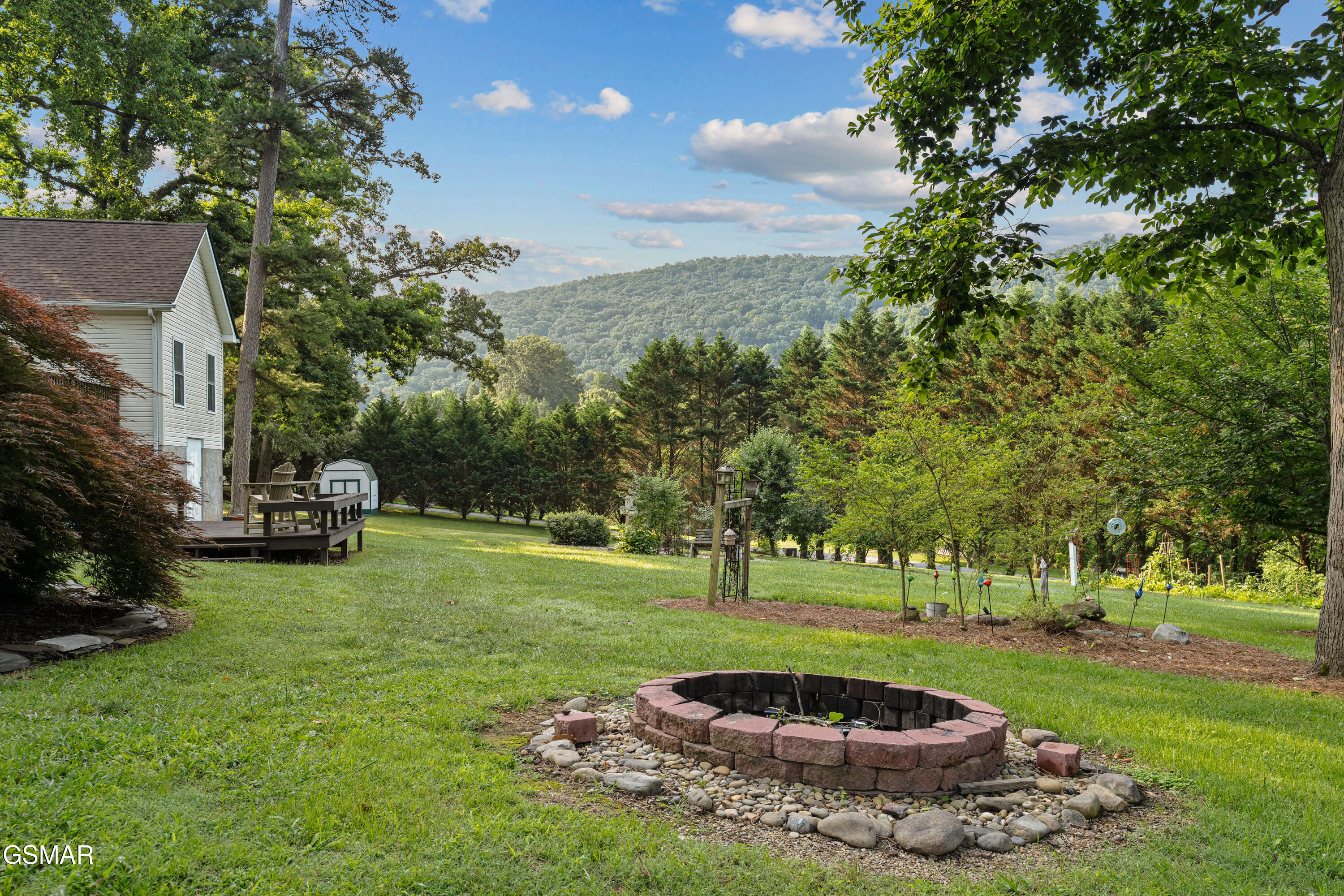 328 Hansels Lea Sevierville TN 37876