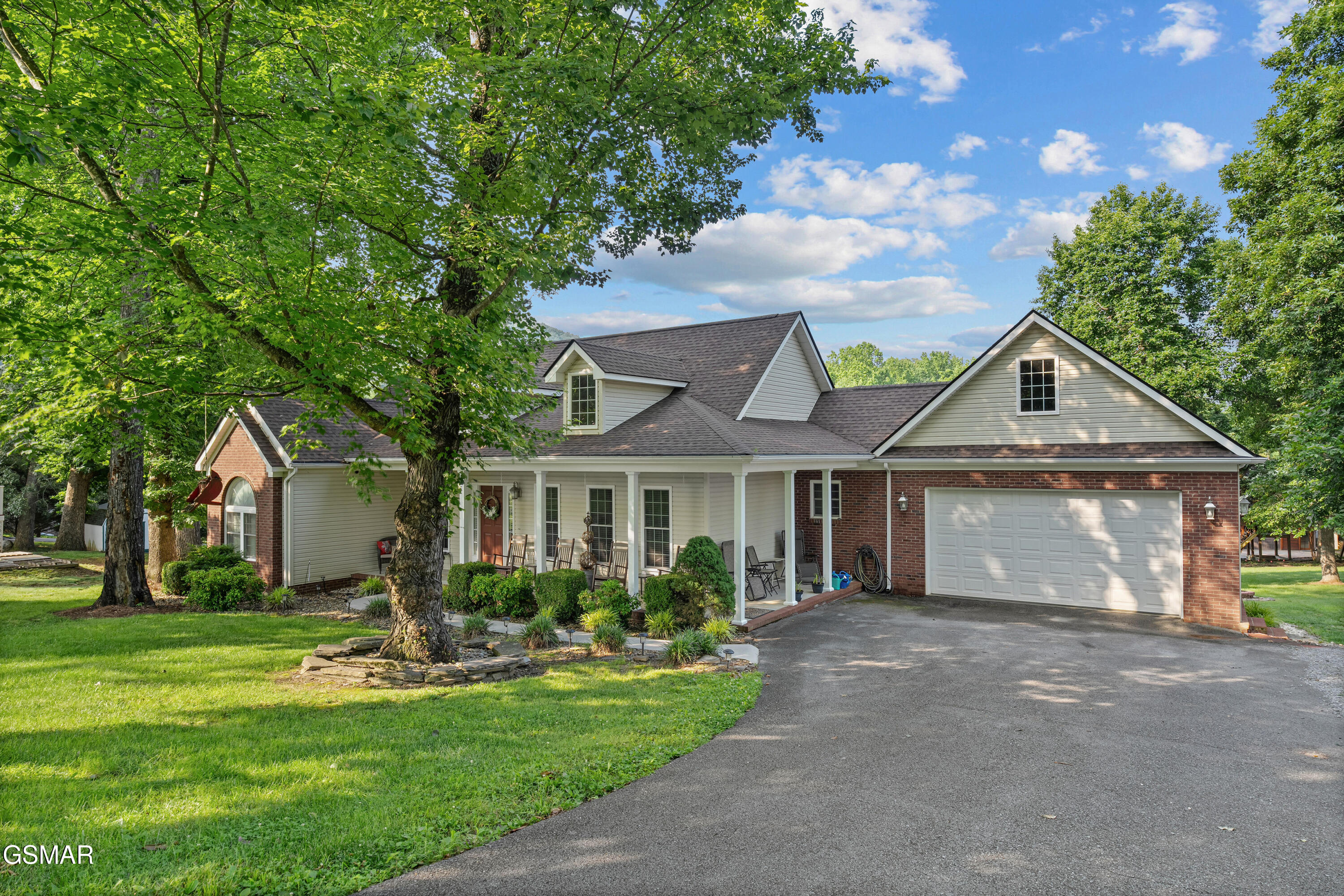 328 Hansels Lea Sevierville TN 37876