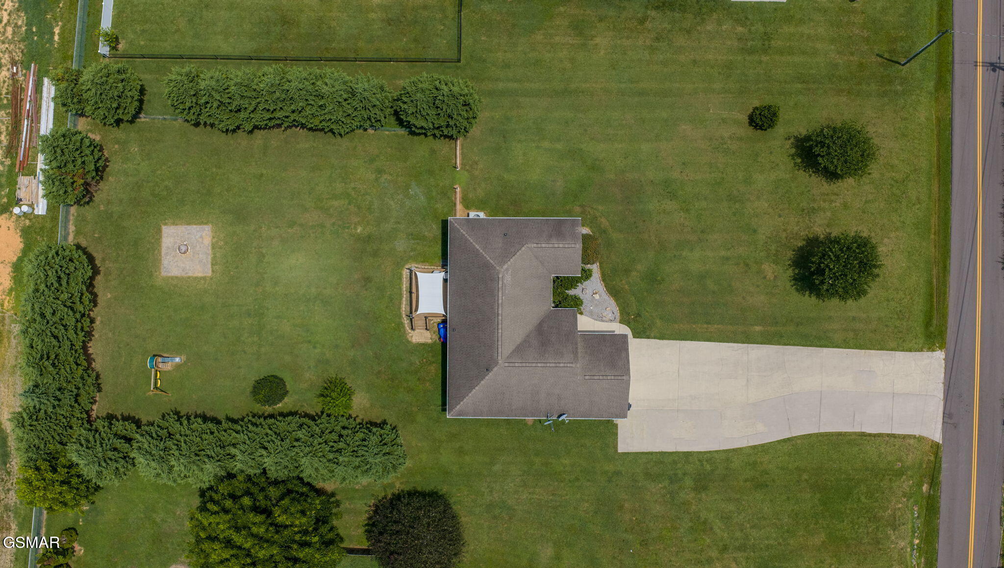6115 Old Niles Ferry Pike Greenback TN 37742