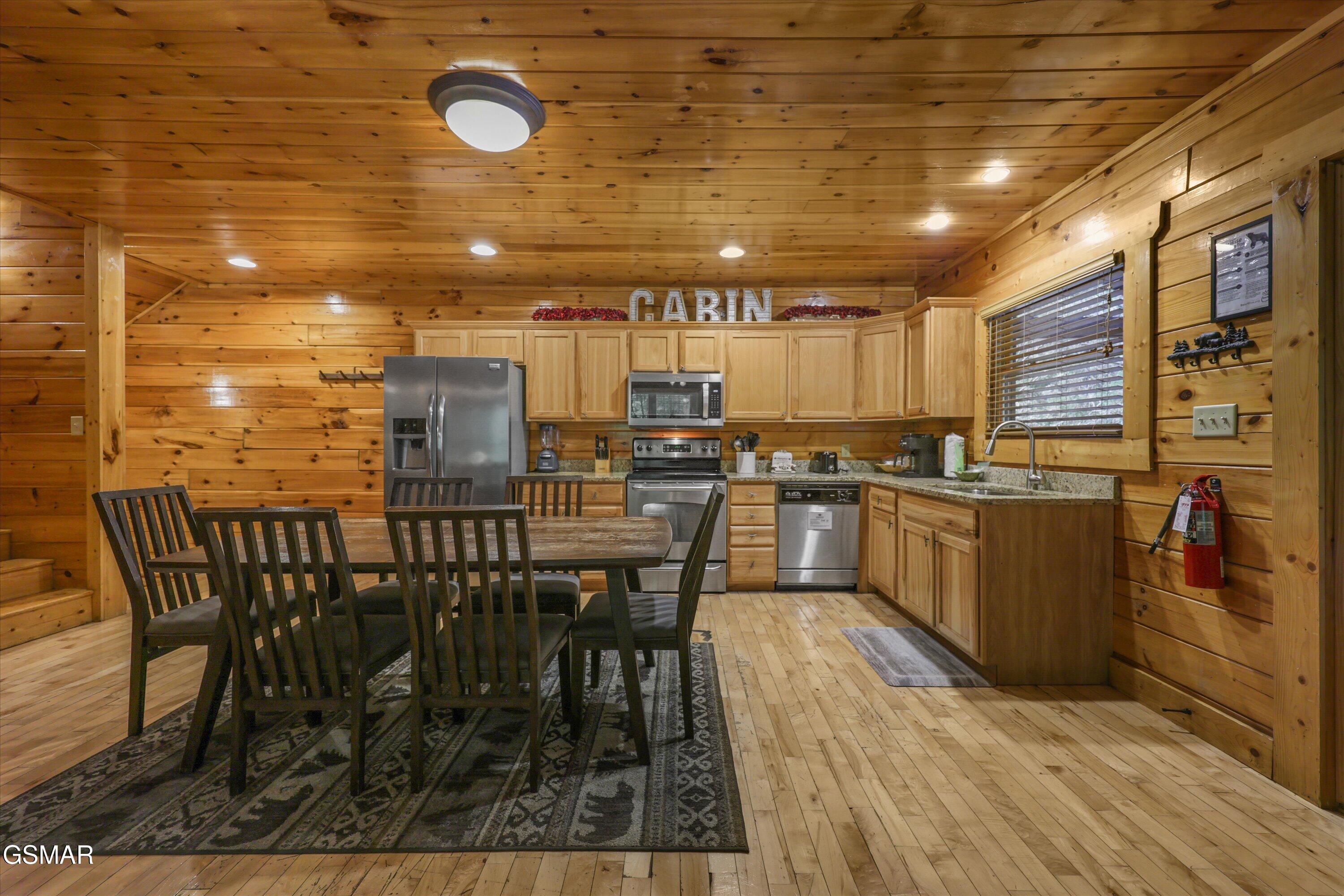 1915 Elk Springs Way Gatlinburg TN 37738