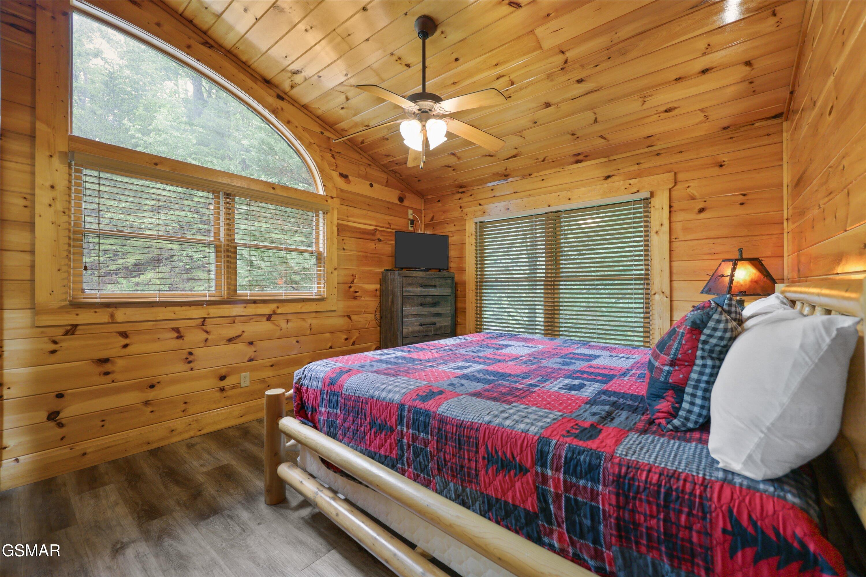 1915 Elk Springs Way Gatlinburg TN 37738