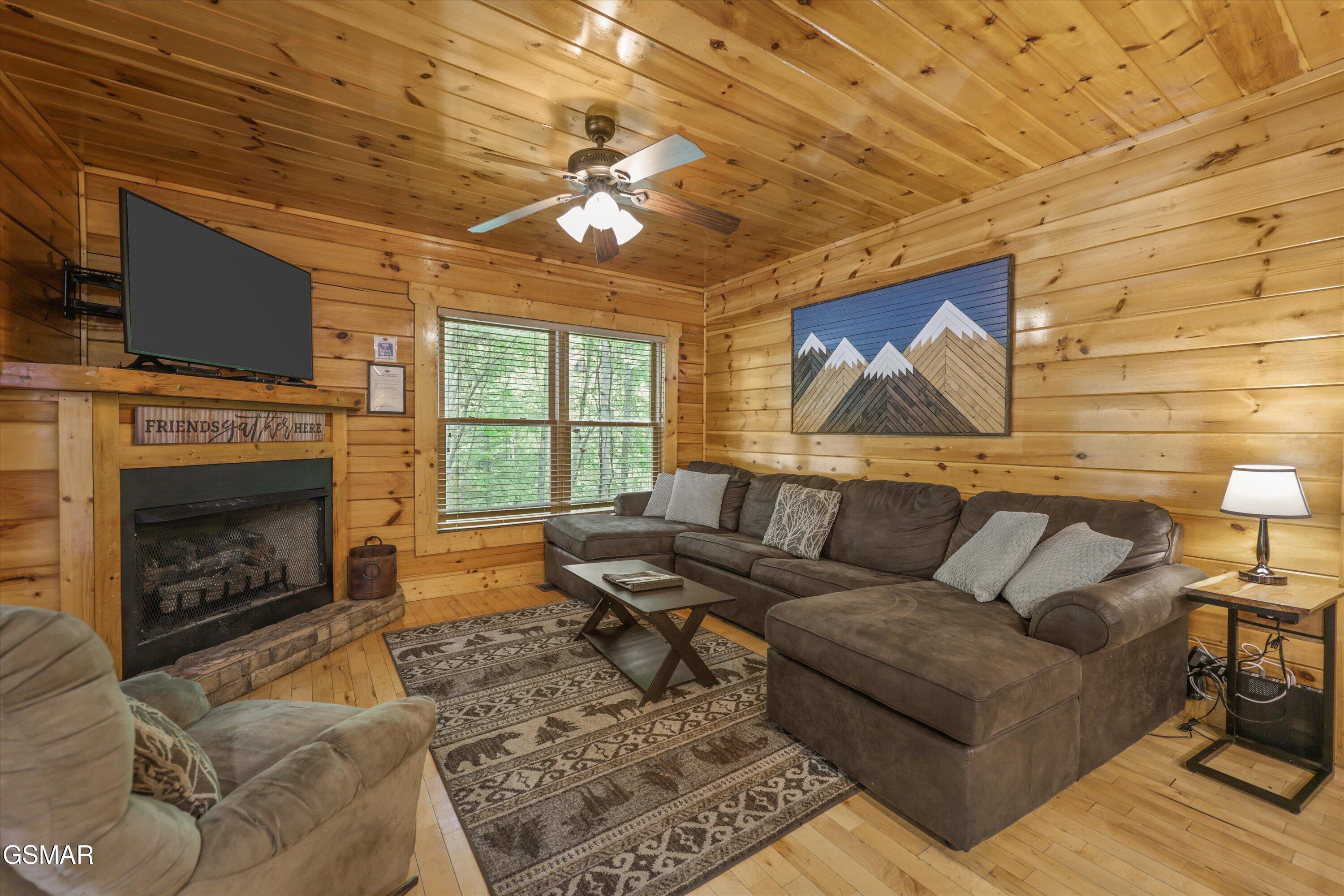 1915 Elk Springs Way Gatlinburg TN 37738