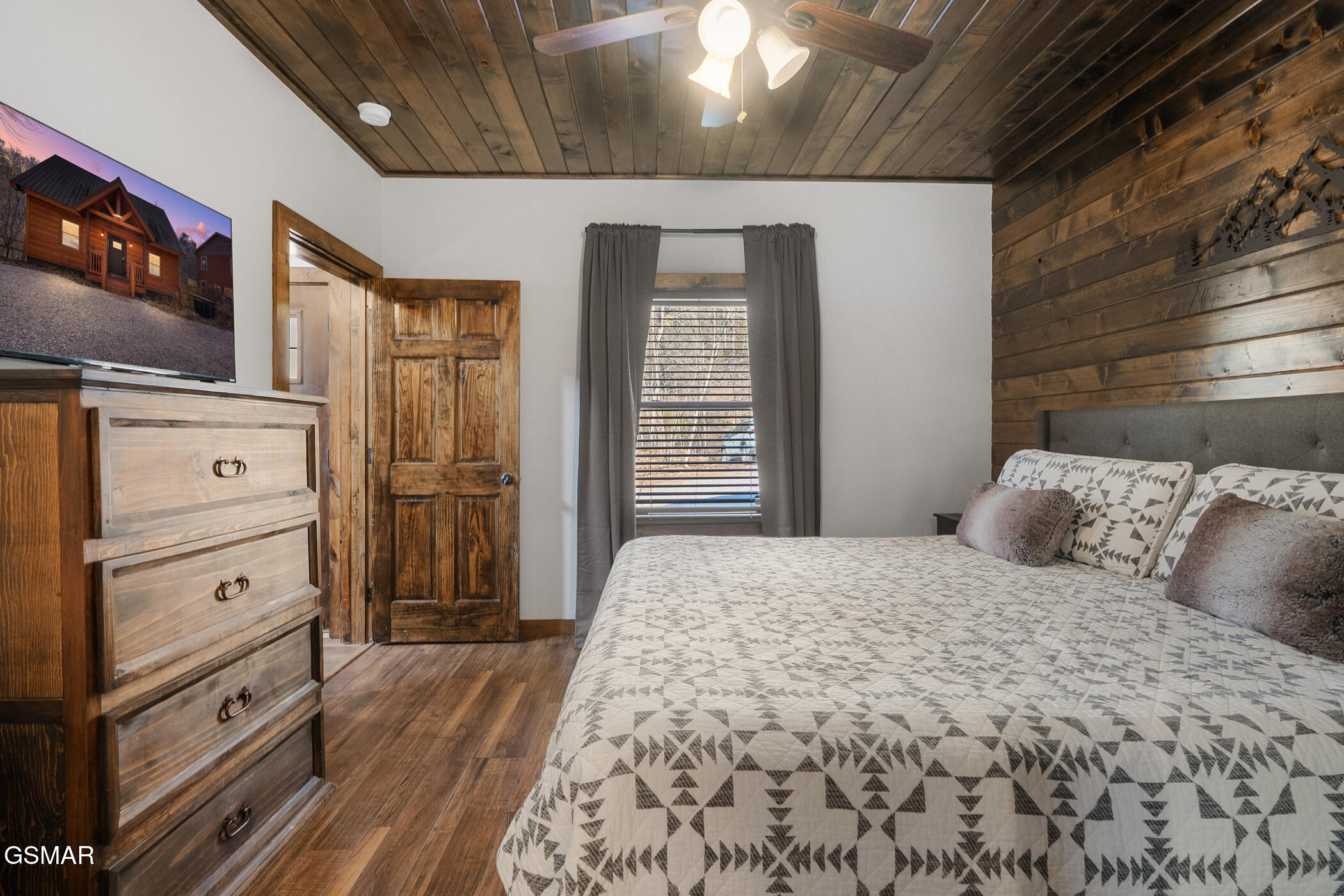 1016 Ravens Ford Way Sevierville TN 37876