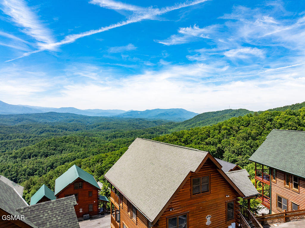 2214 Towering Hemlock Drive Sevierville TN 37876