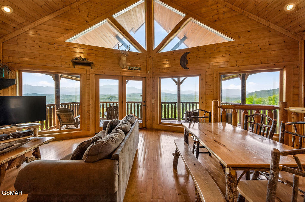 2214 Towering Hemlock Drive Sevierville TN 37876