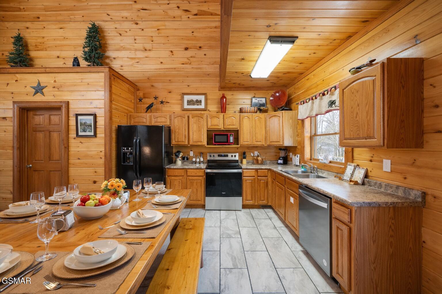 225 Amet Way Cosby TN 37722