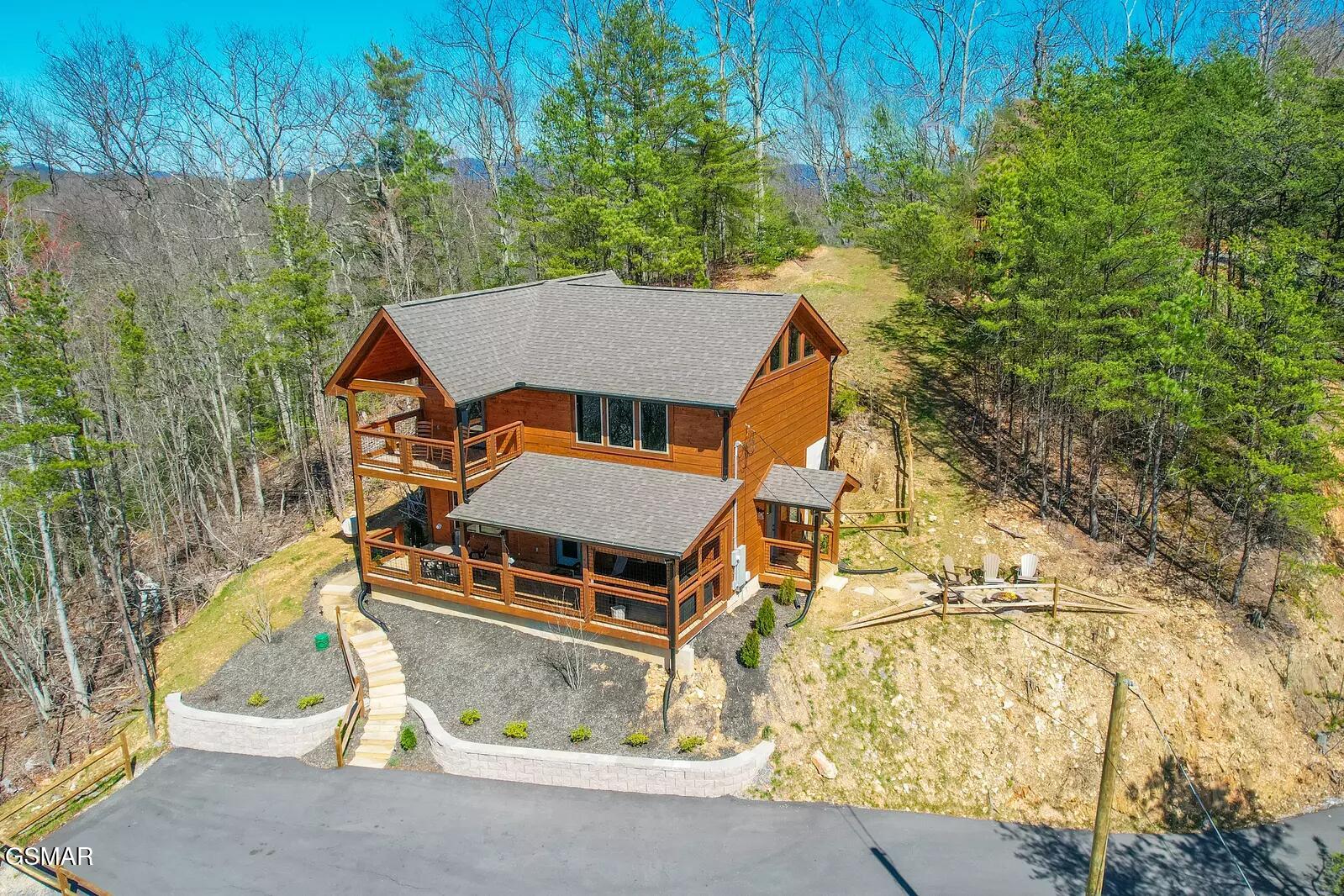 763 Ski View Lane Sevierville TN 37876