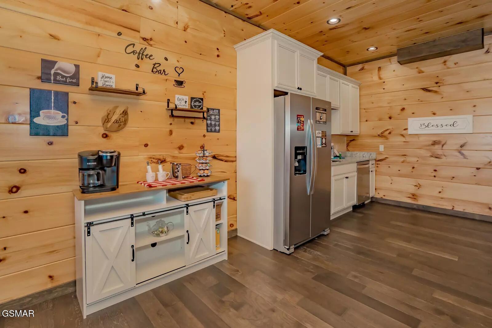 763 Ski View Lane Sevierville TN 37876