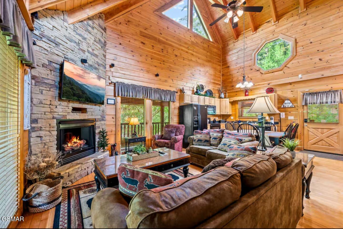 1316 Timberwolf Way Sevierville TN 37876