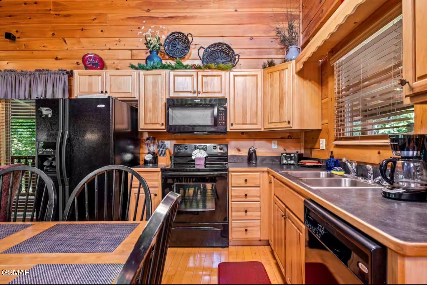 1316 Timberwolf Way Sevierville TN 37876