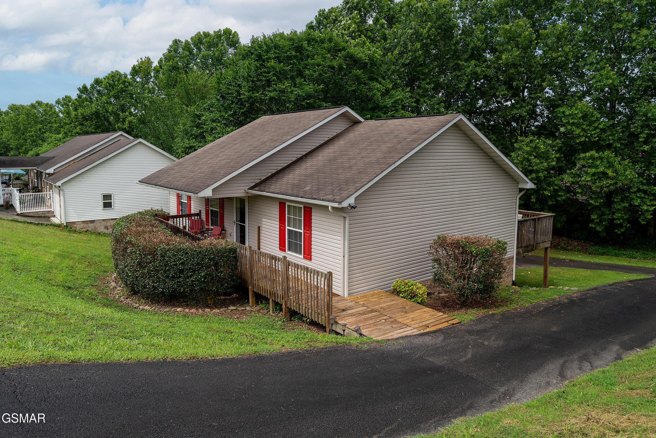 1864 Allensville Ridge Sevierville TN 37876