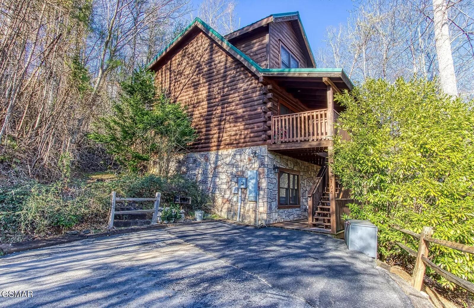 704 Yona Trail Way Gatlinburg TN 37738