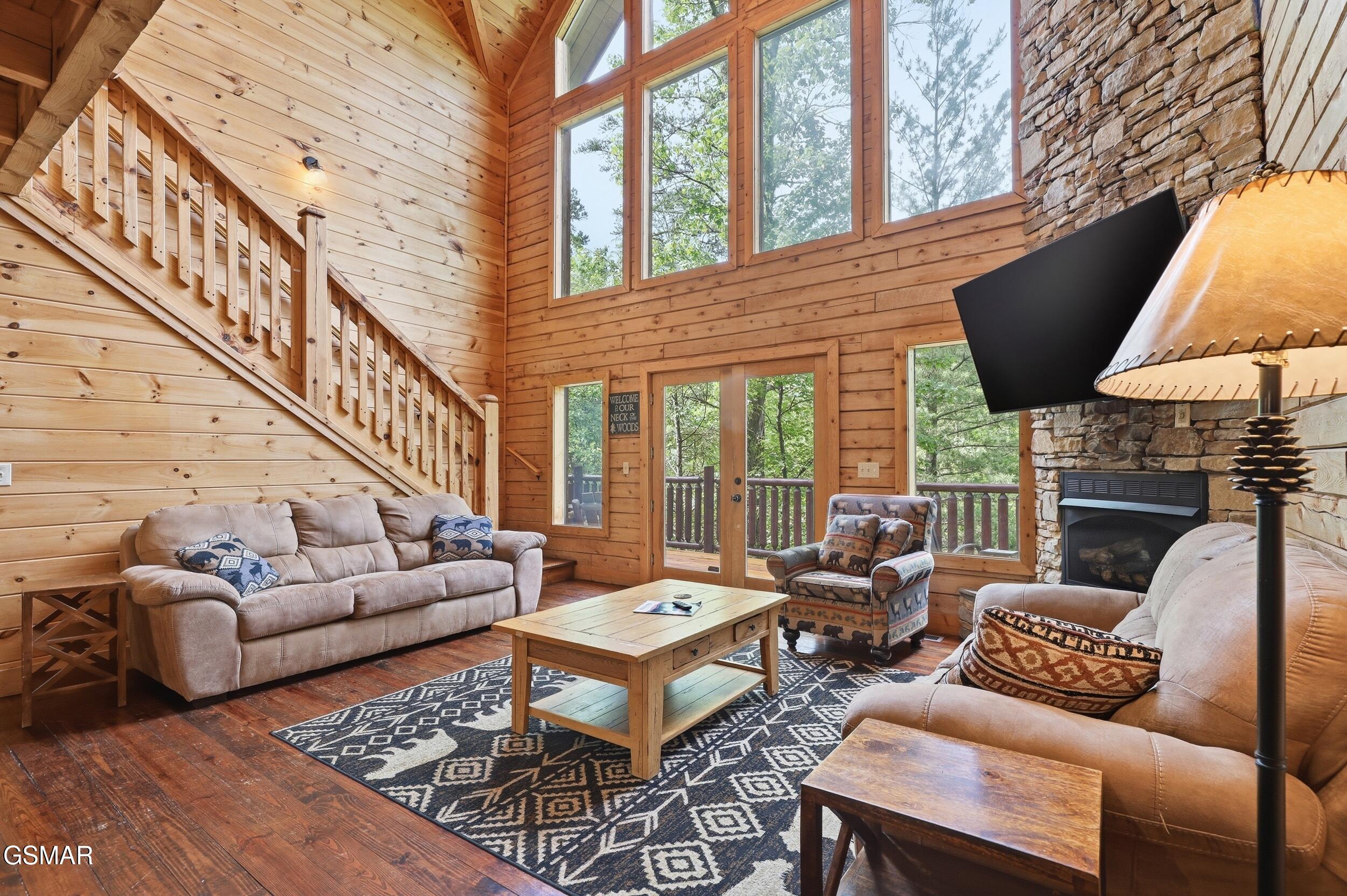 2920 Raven Fork Circle Sevierville TN 37876