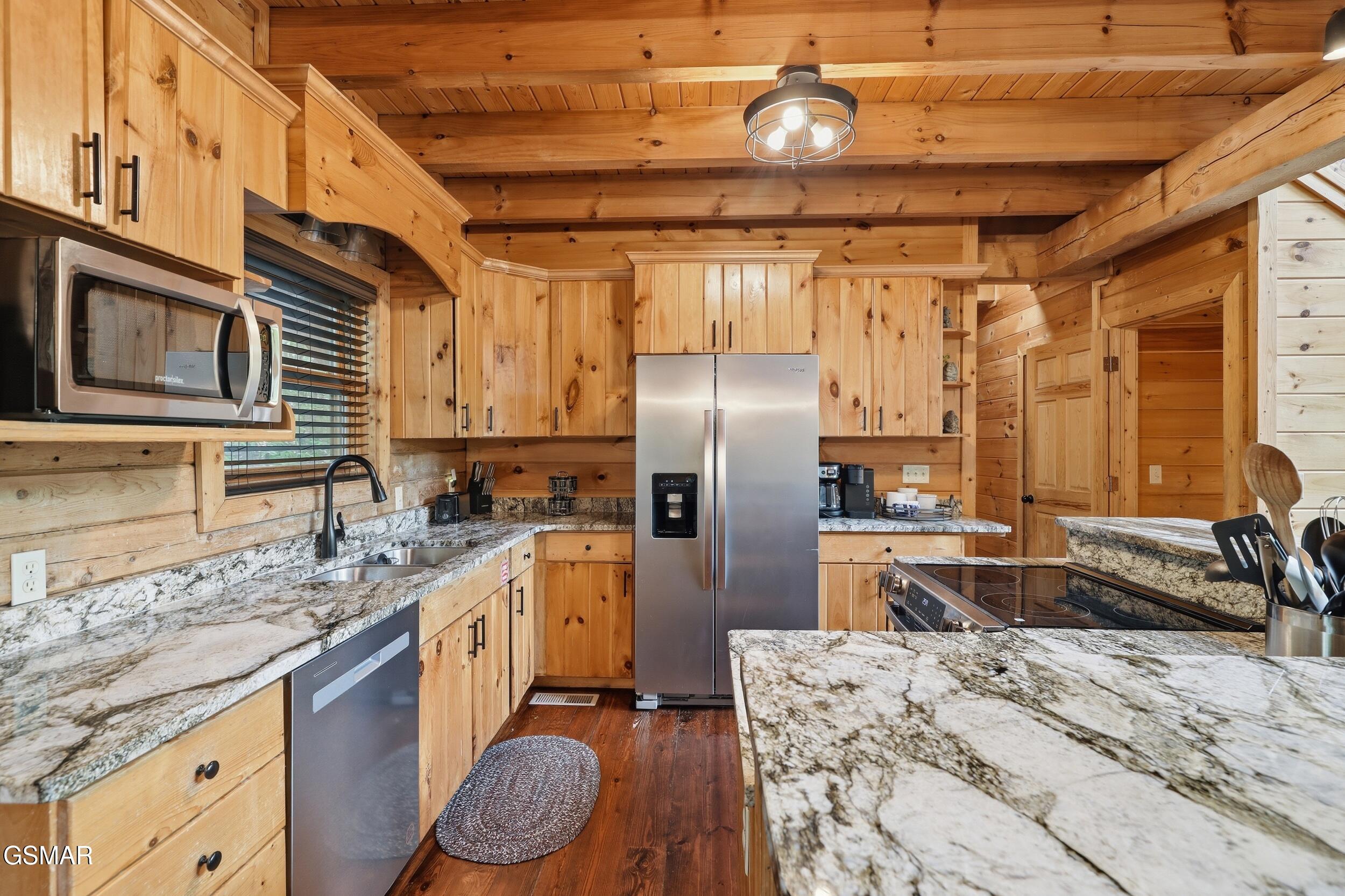 2920 Raven Fork Circle Sevierville TN 37876