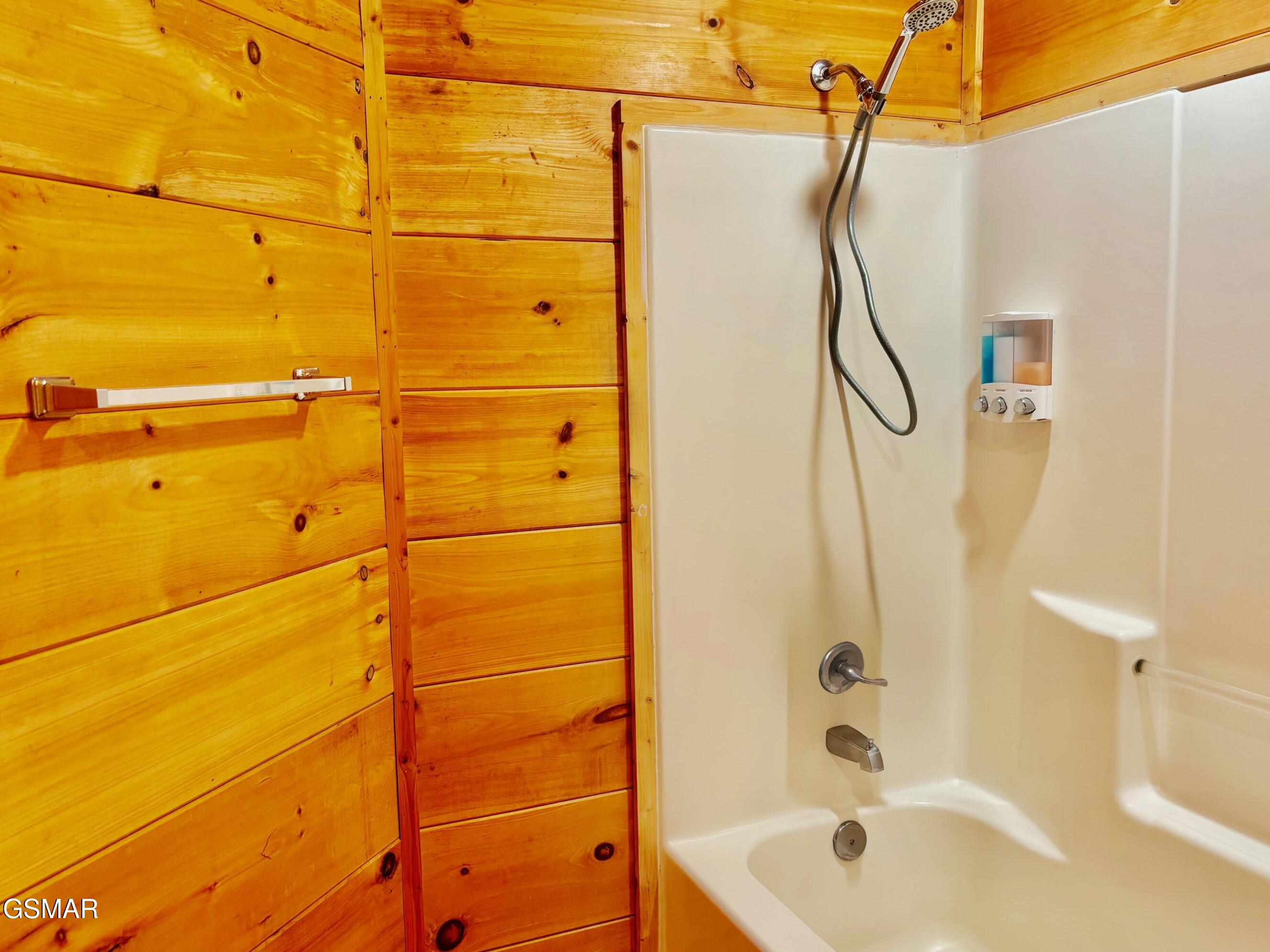 806 Ski View Lane Sevierville TN 37876