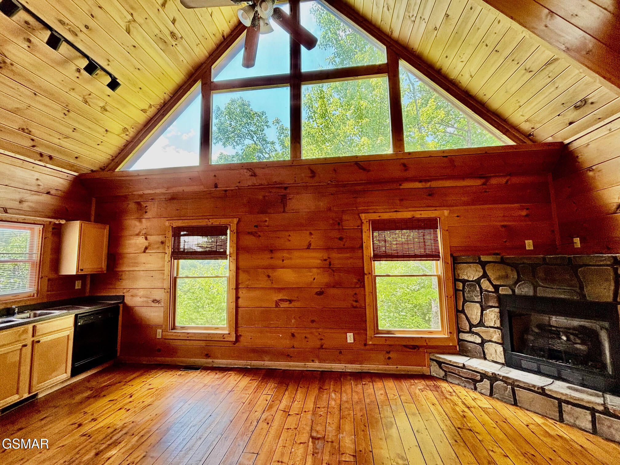 806 Ski View Lane Sevierville TN 37876