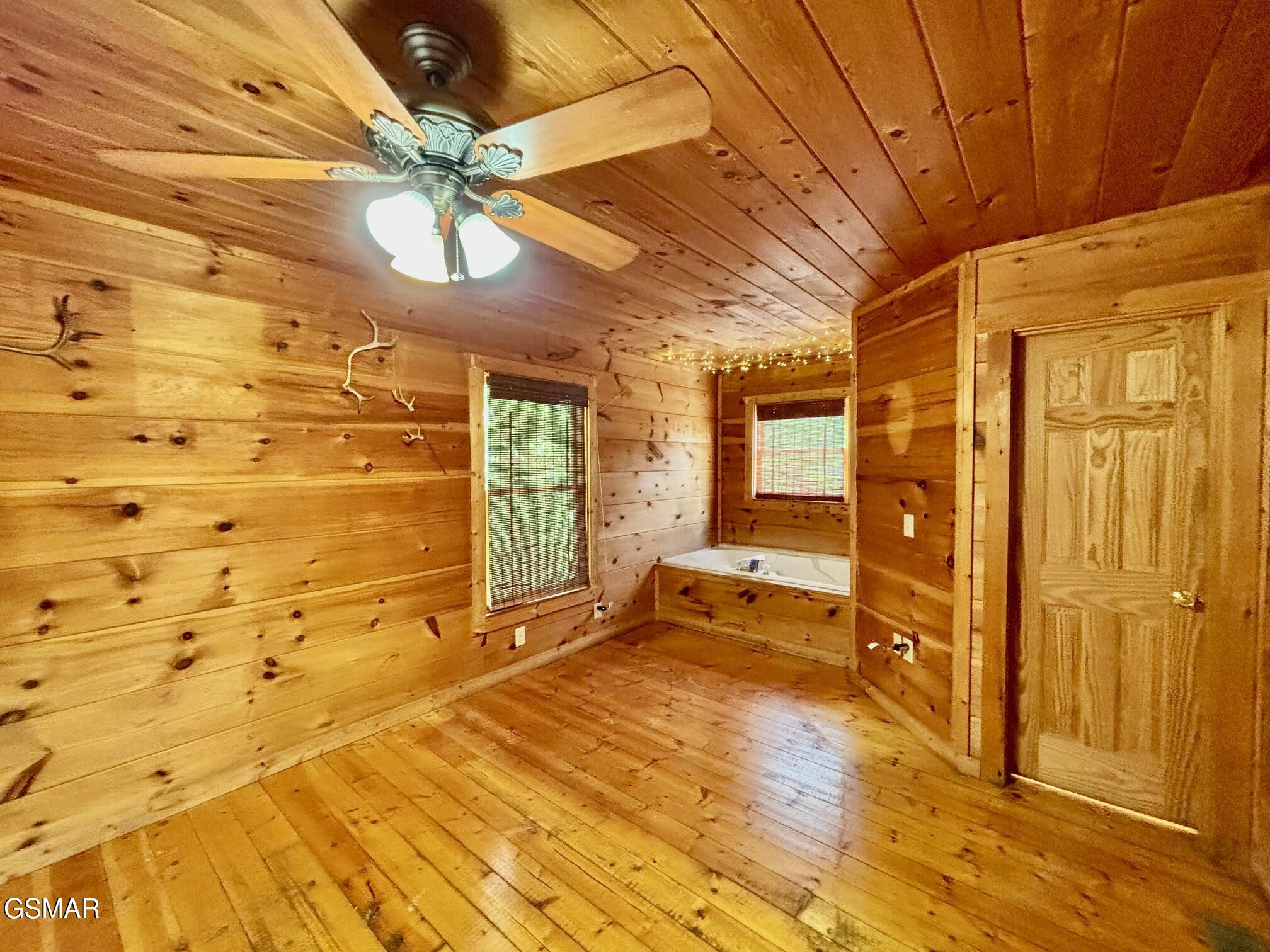 806 Ski View Lane Sevierville TN 37876