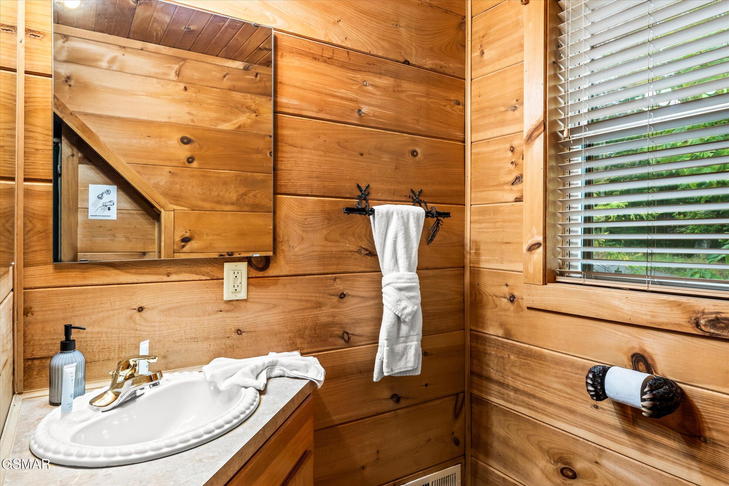 4160 Chamberlain Lane Sevierville TN 37862