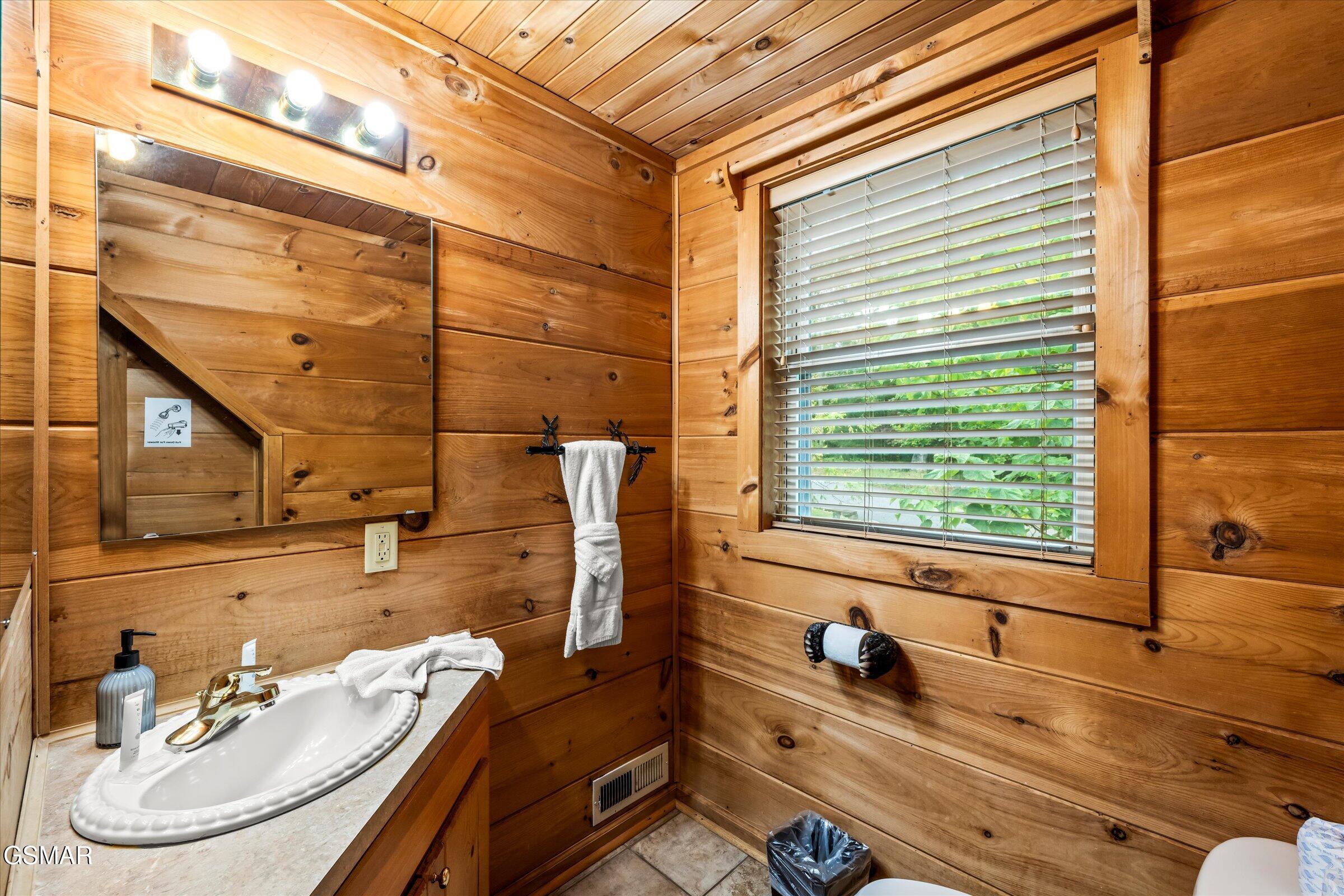 4160 Chamberlain Lane Sevierville TN 37862