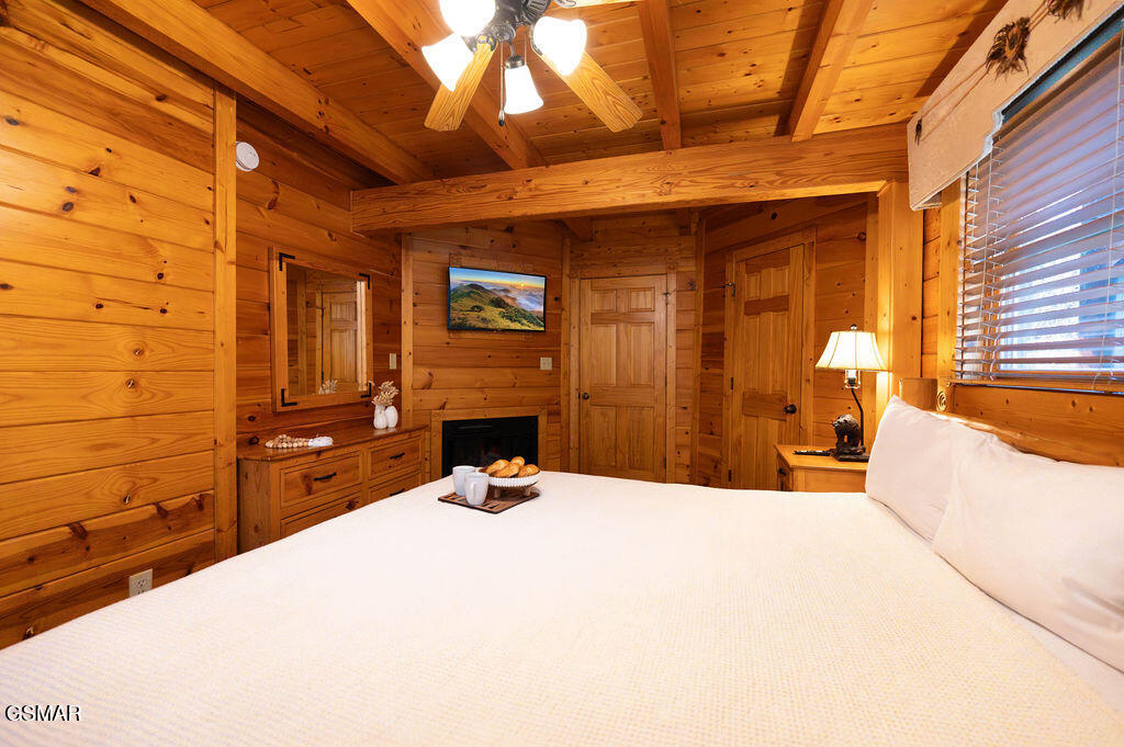 644 Gatlinburg Falls Way Gatlinburg TN 37738