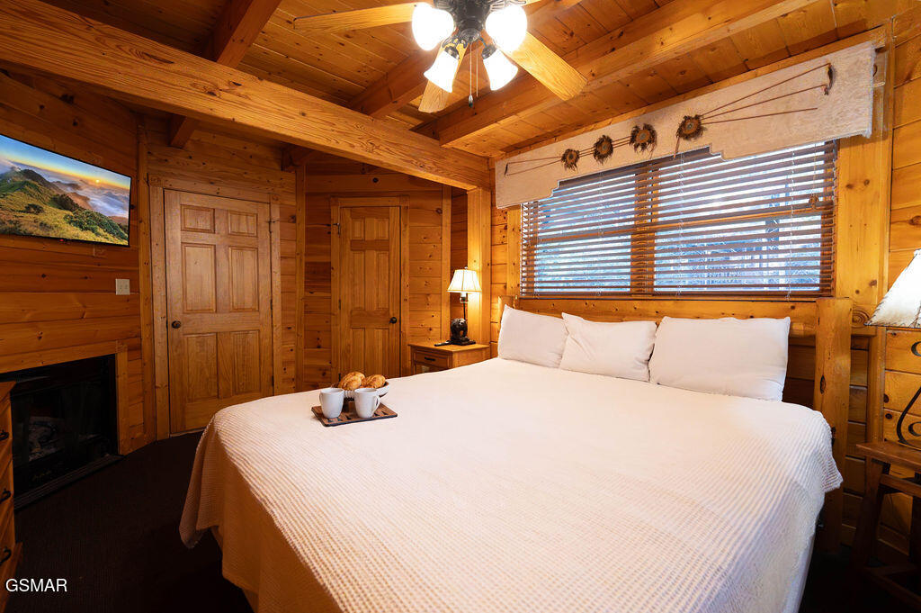 644 Gatlinburg Falls Way Gatlinburg TN 37738