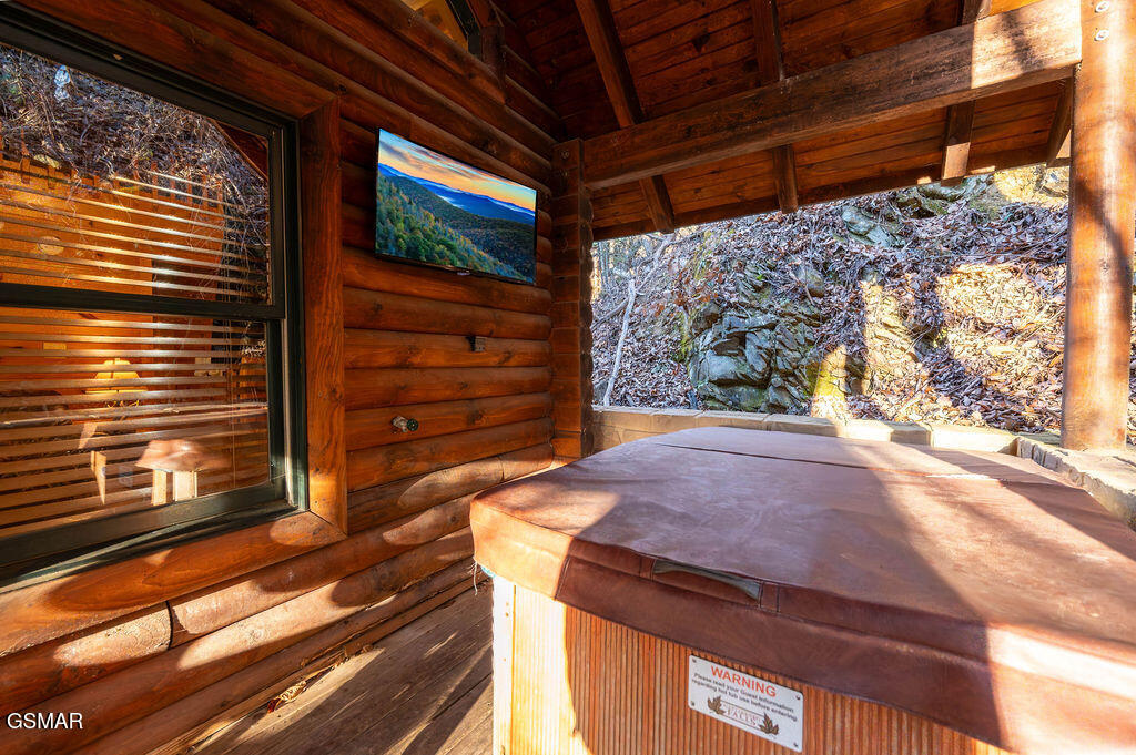 644 Gatlinburg Falls Way Gatlinburg TN 37738