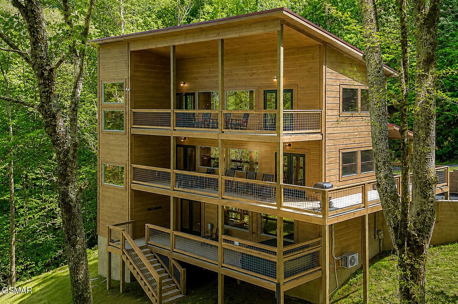 2252 Misty Shadows Drive Sevierville TN 37862