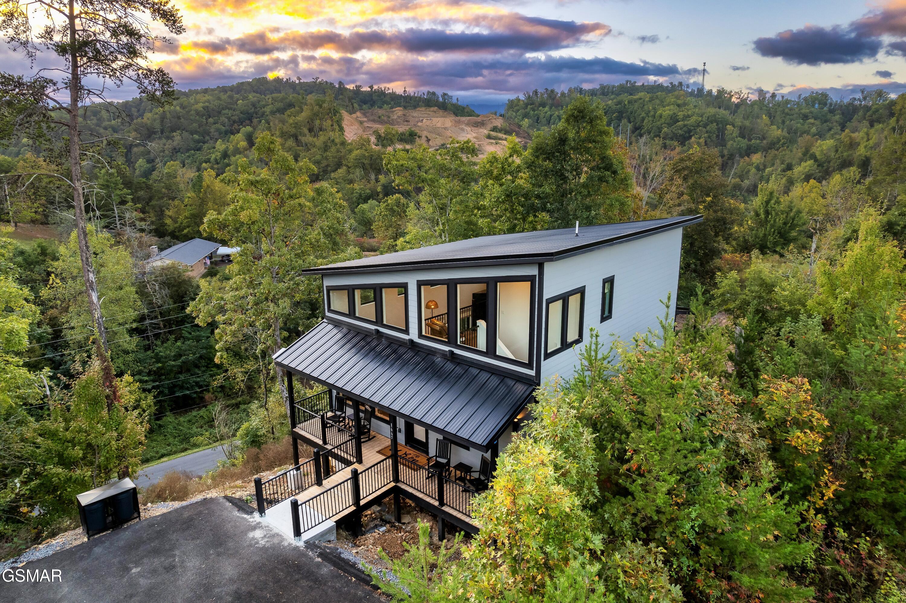 1665 Paulas Huskey Circle Sevierville TN 37876