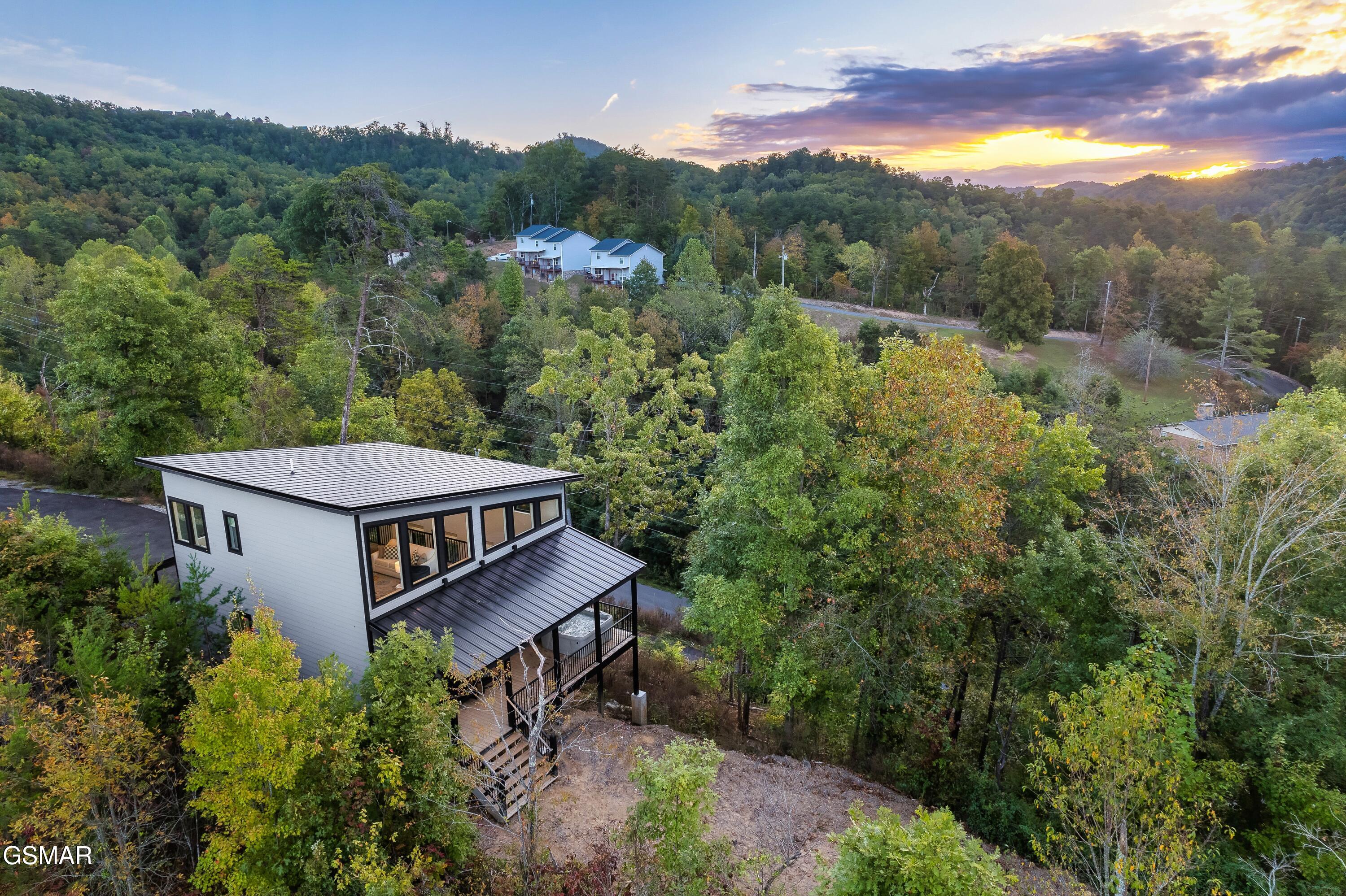 1665 Paulas Huskey Circle Sevierville TN 37876
