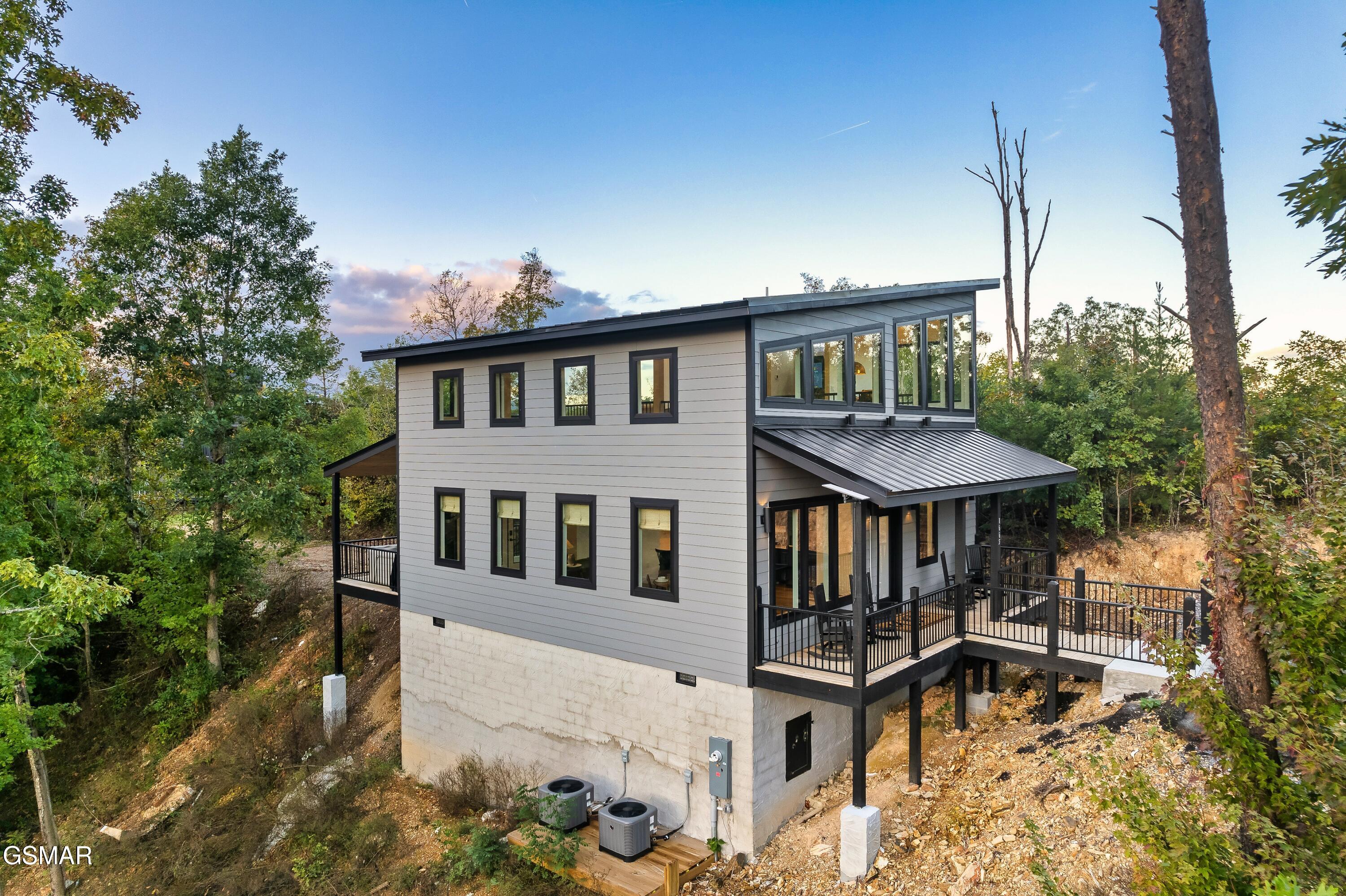 1665 Paulas Huskey Circle Sevierville TN 37876