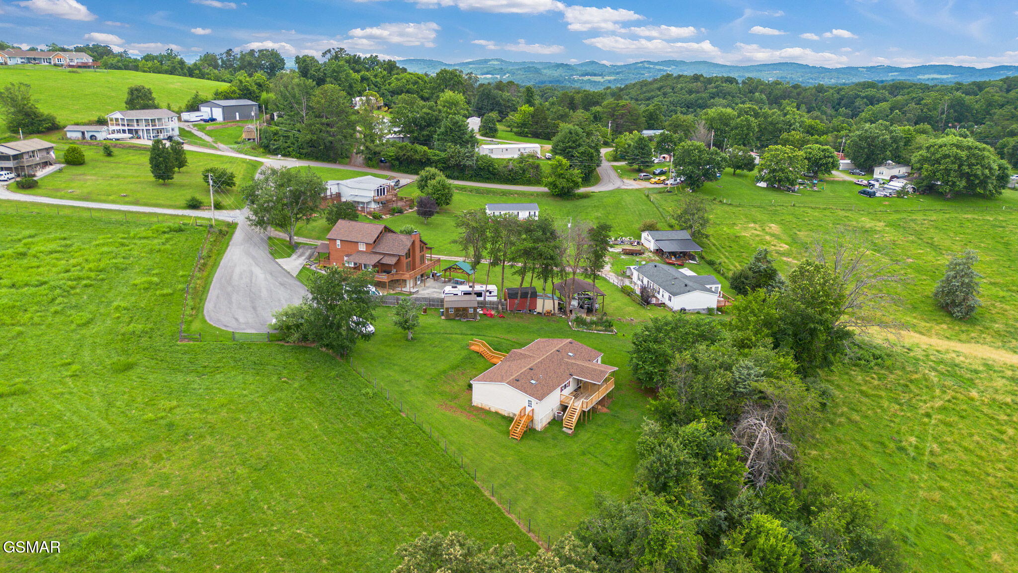 802 Holbert Lane Kodak TN 37764