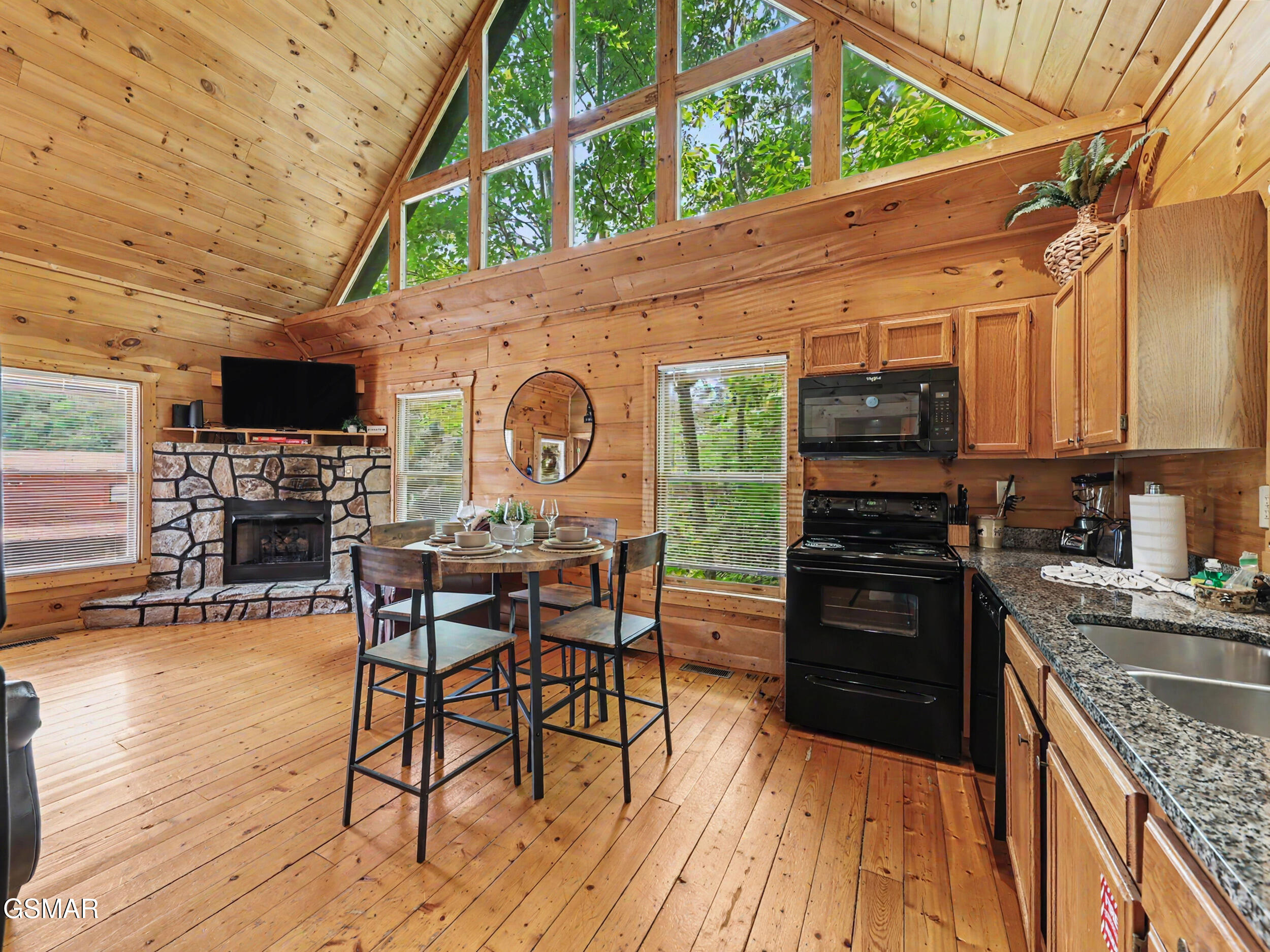 2434 N North School House Gap Road Sevierville TN 37876