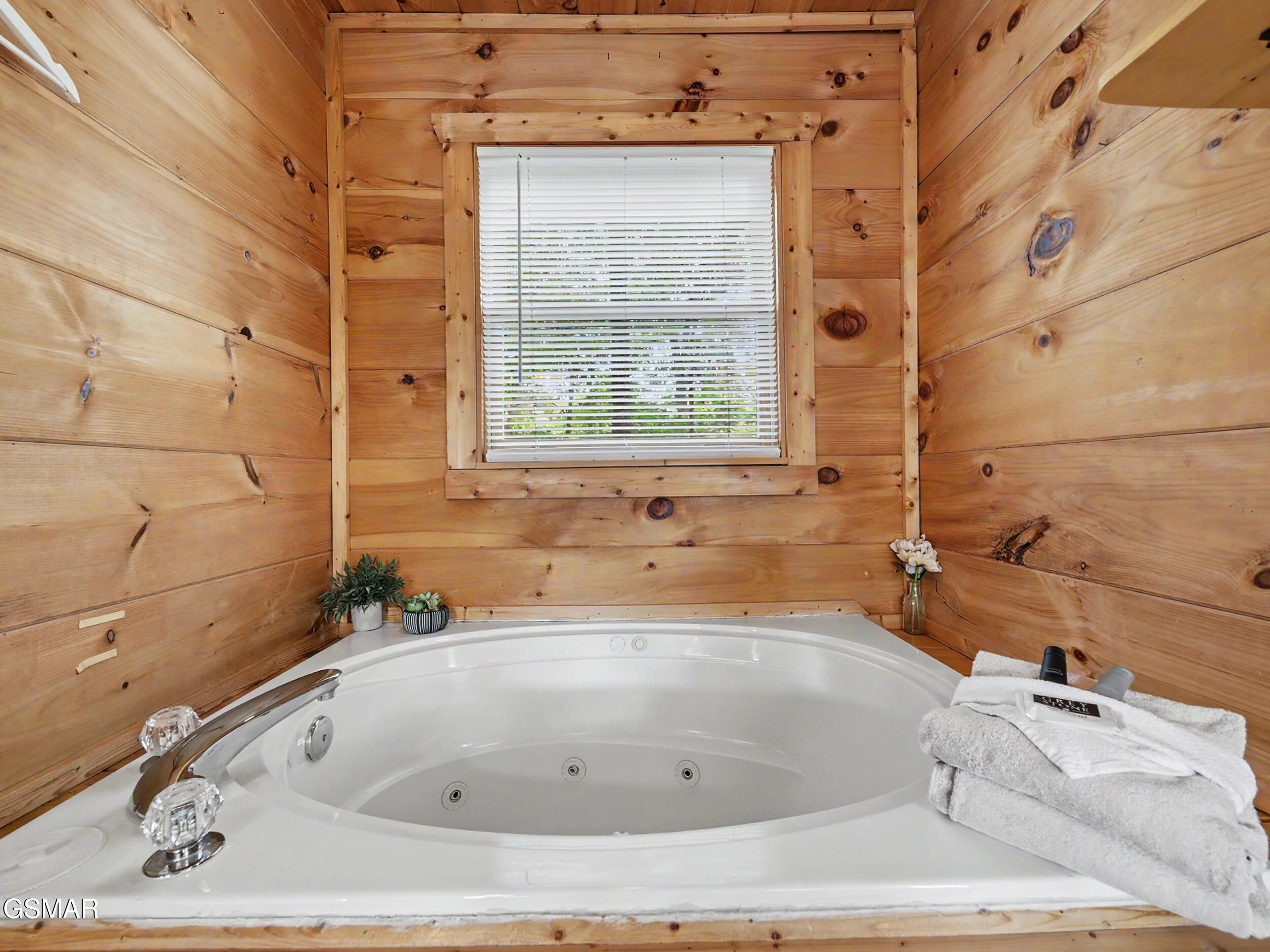 2434 N North School House Gap Road Sevierville TN 37876