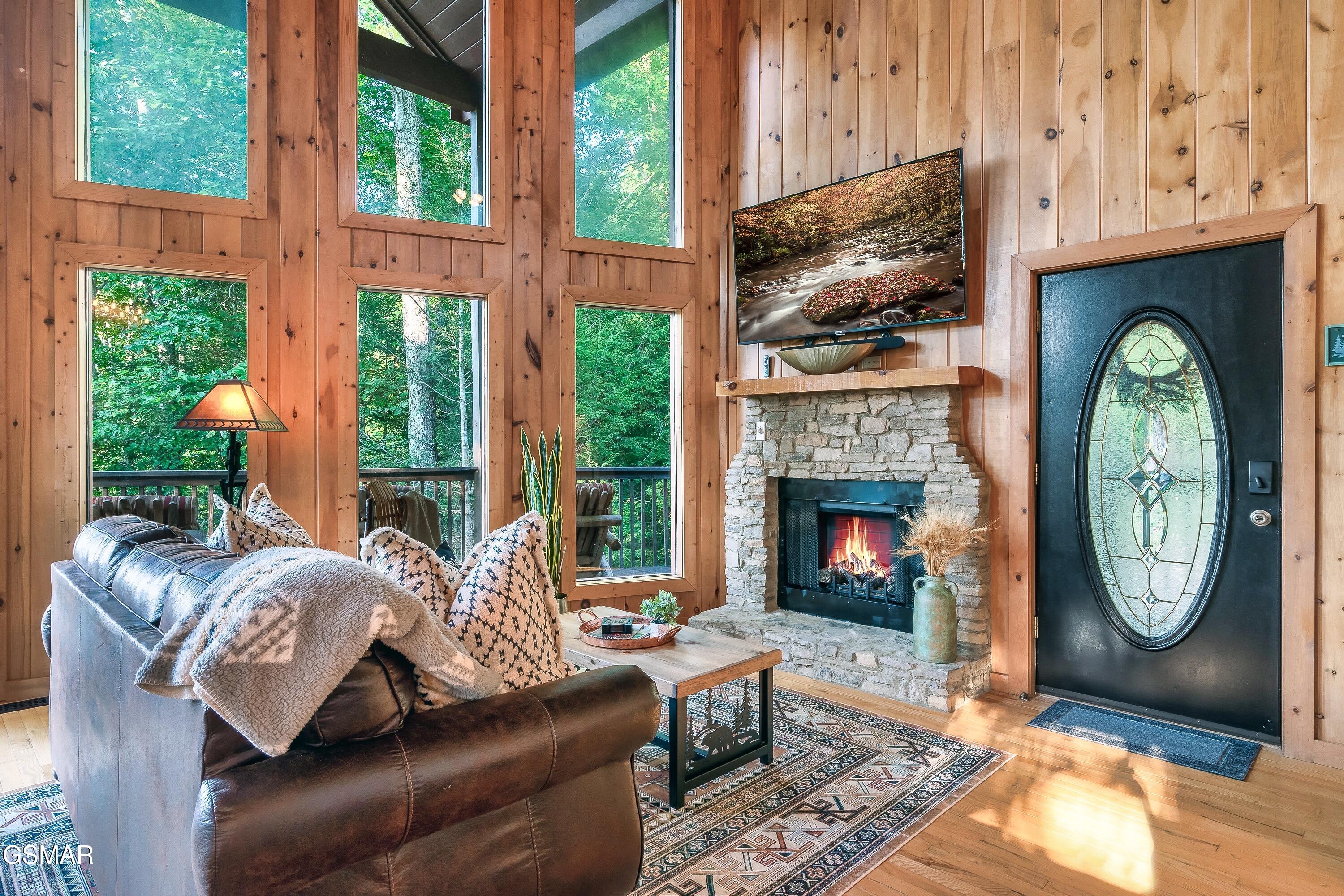 2321 High Top Loop Sevierville TN 37862