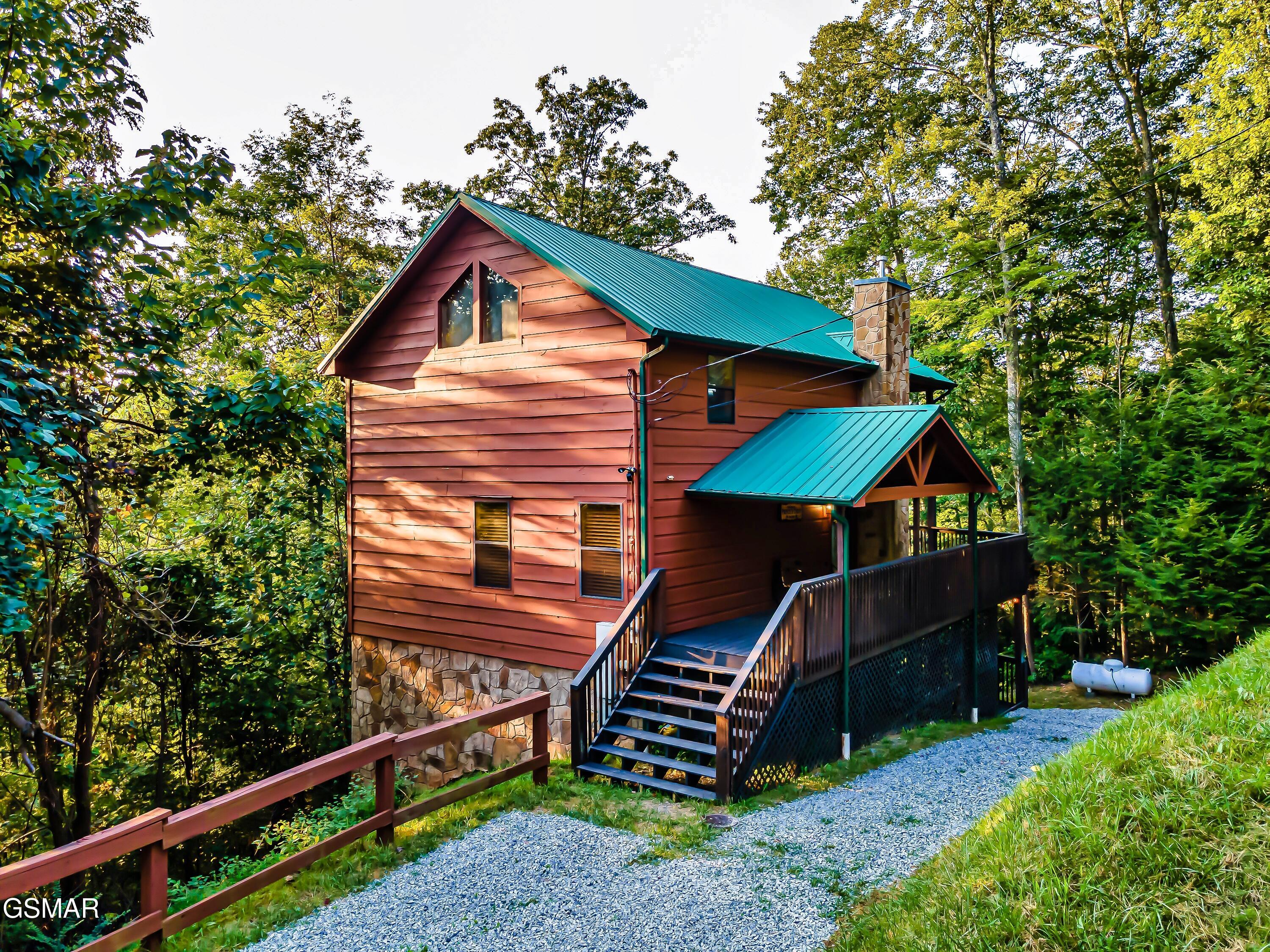 2321 High Top Loop Sevierville TN 37862