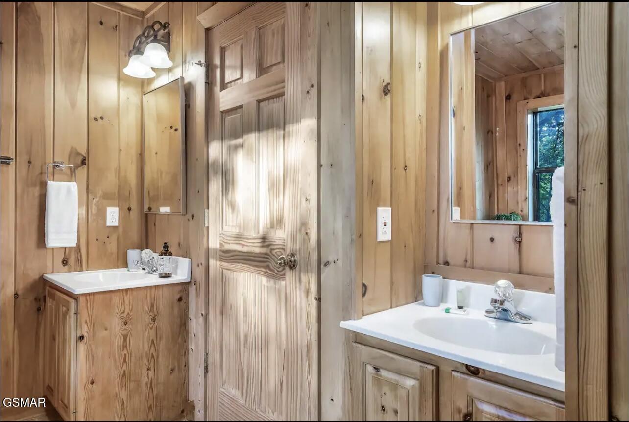 2321 High Top Loop Sevierville TN 37862